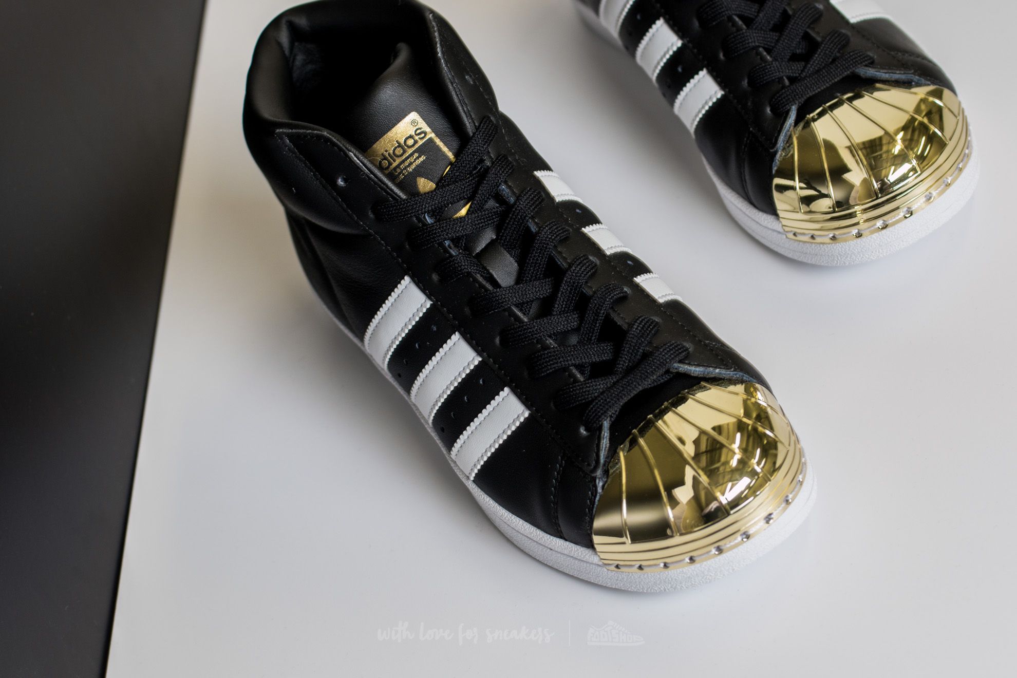 Damesschoenen adidas Promodel Metal Toe W Core Black/ Ftw White/ Gold Metallic