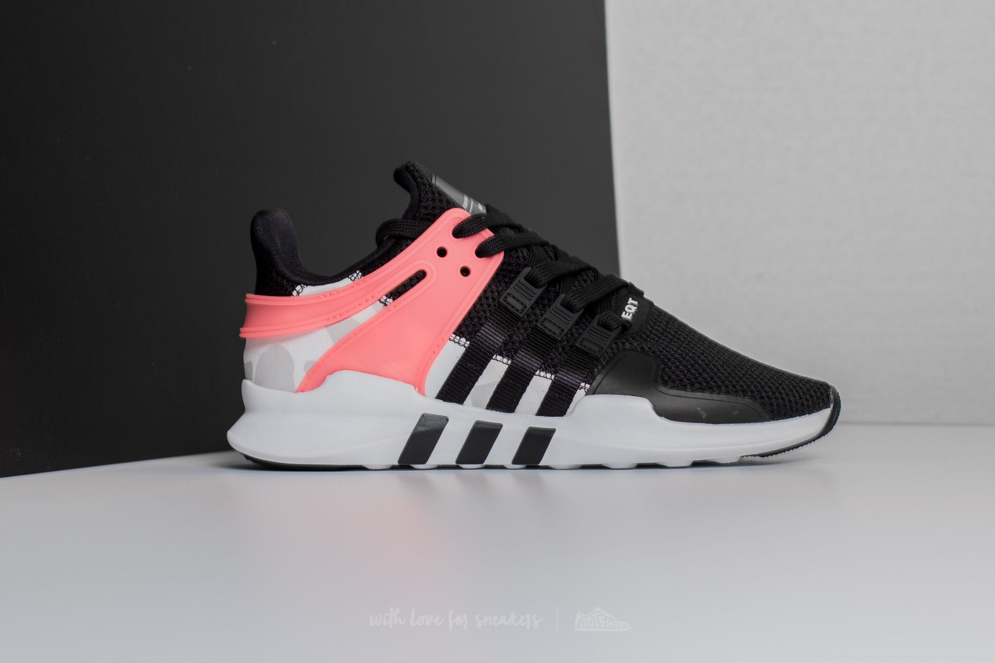 Equipment support adv mens trainers online
