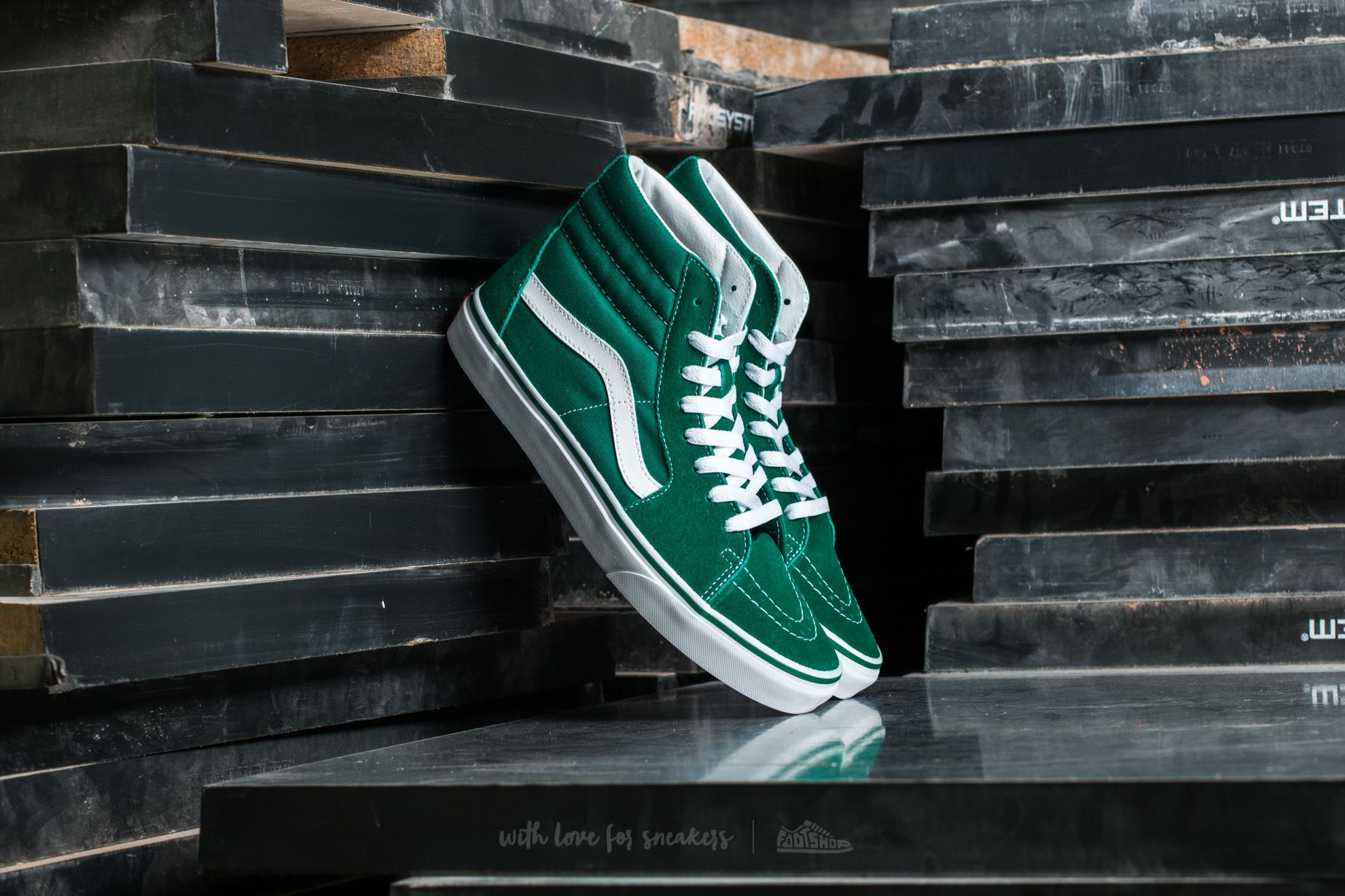 Vans sk8 hotsell hi green suede