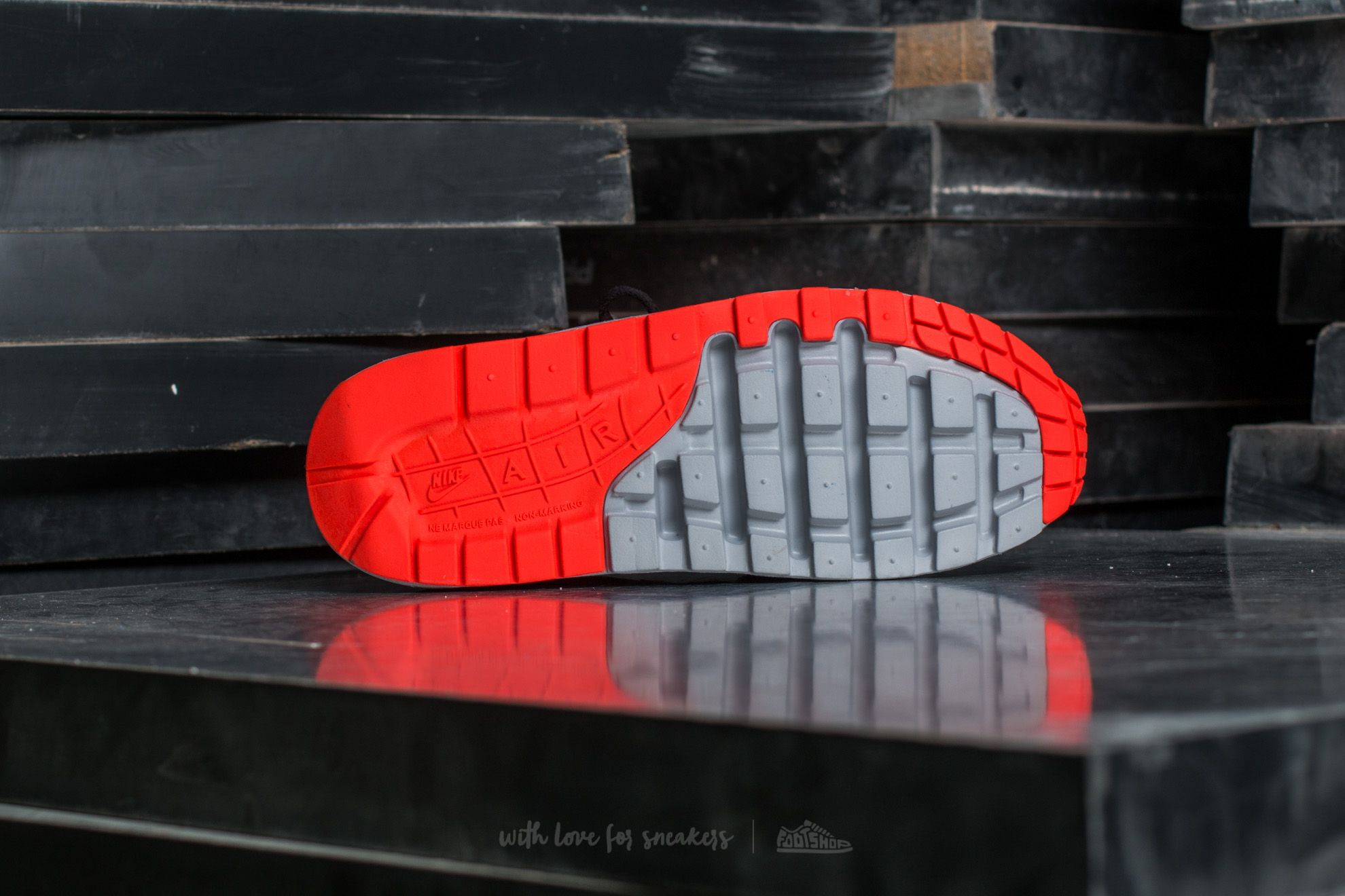 Nike air max top zero womens red