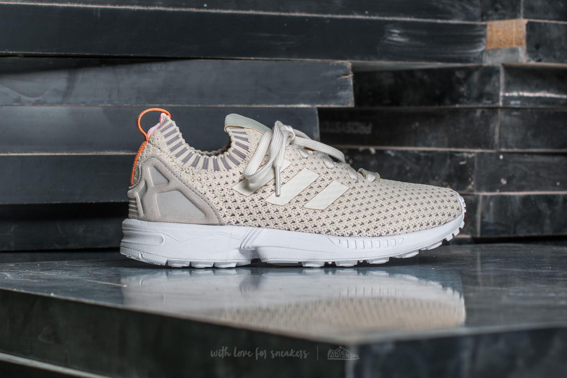 Zx flux primeknit shoes top