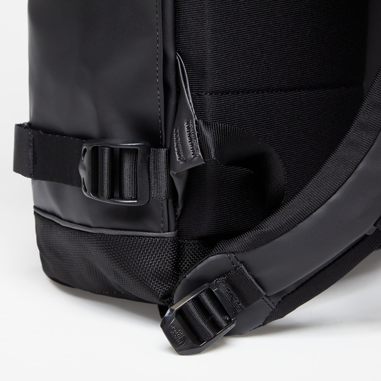 Hátizsákok The North Face Commuter Pack Roll Top Tnf Black/Tnf Black