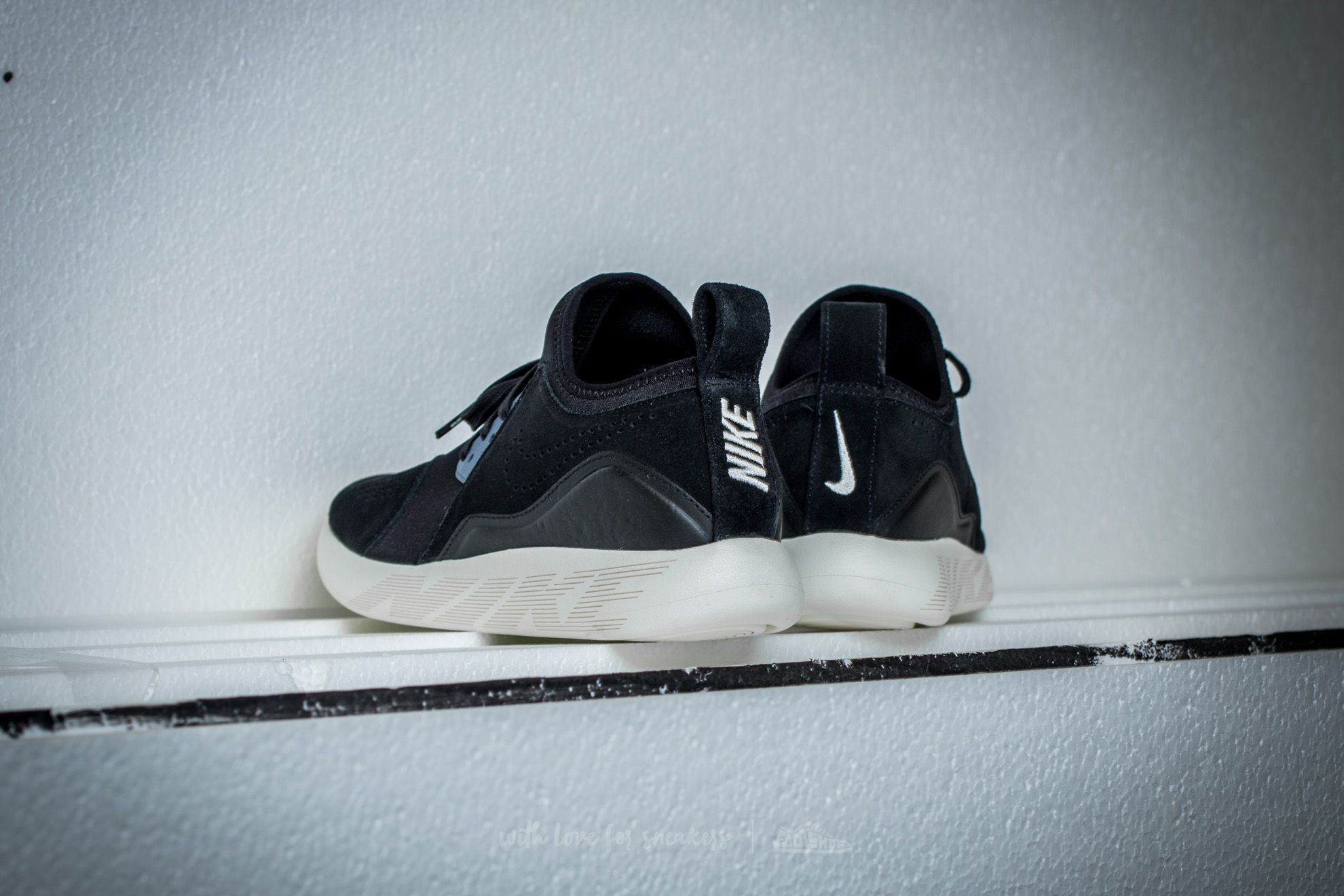 Scarpe uomo Nike Lunarcharge Premium Black/ Sail-Thunder Blue