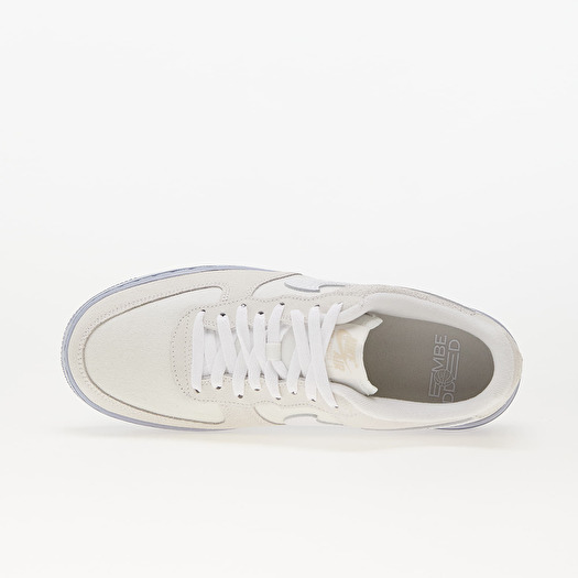 Chaussures et baskets homme Nike Air Force 1 07 LV8 Emb Summit White White Blue Whisper Footshop