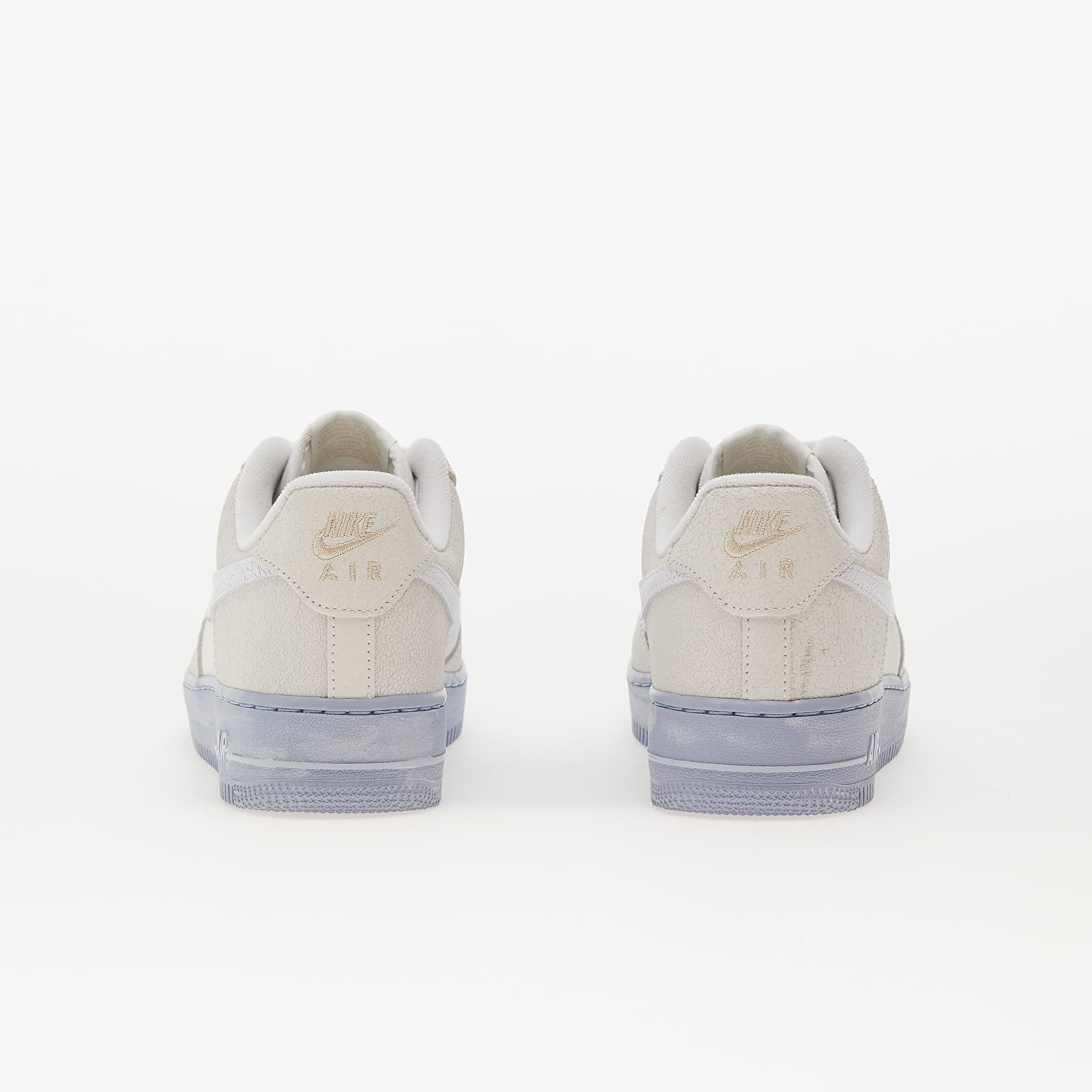 Chaussures et baskets homme Nike Air Force 1 07 LV8 Emb Summit White White Blue Whisper Footshop