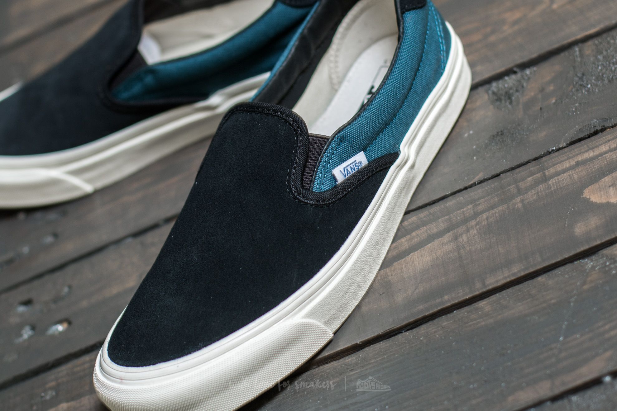 Star slip on online vans
