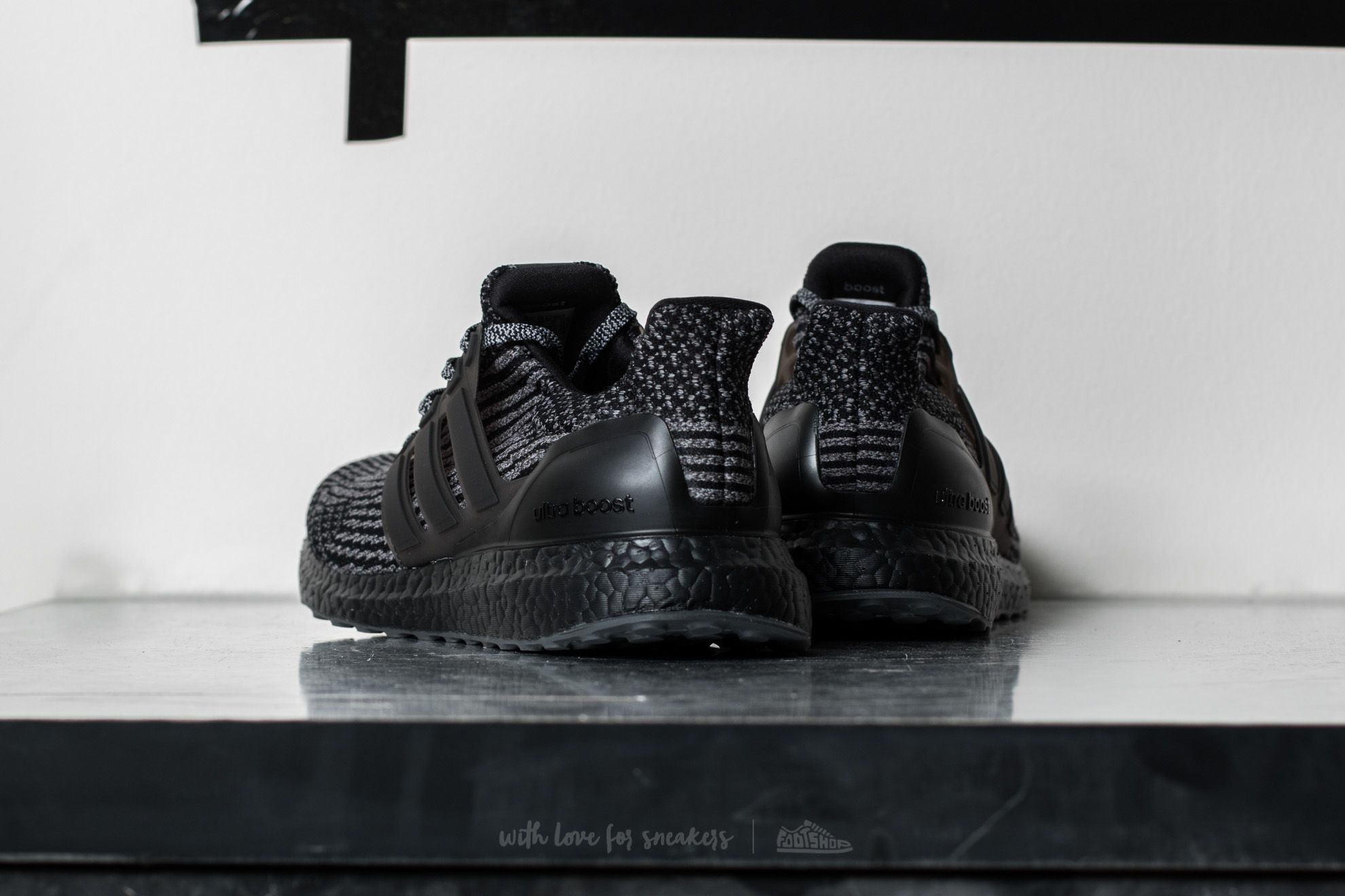 Moški čevlji adidas Ultra Boost Core Black/ Dark Grey Heather Solid
