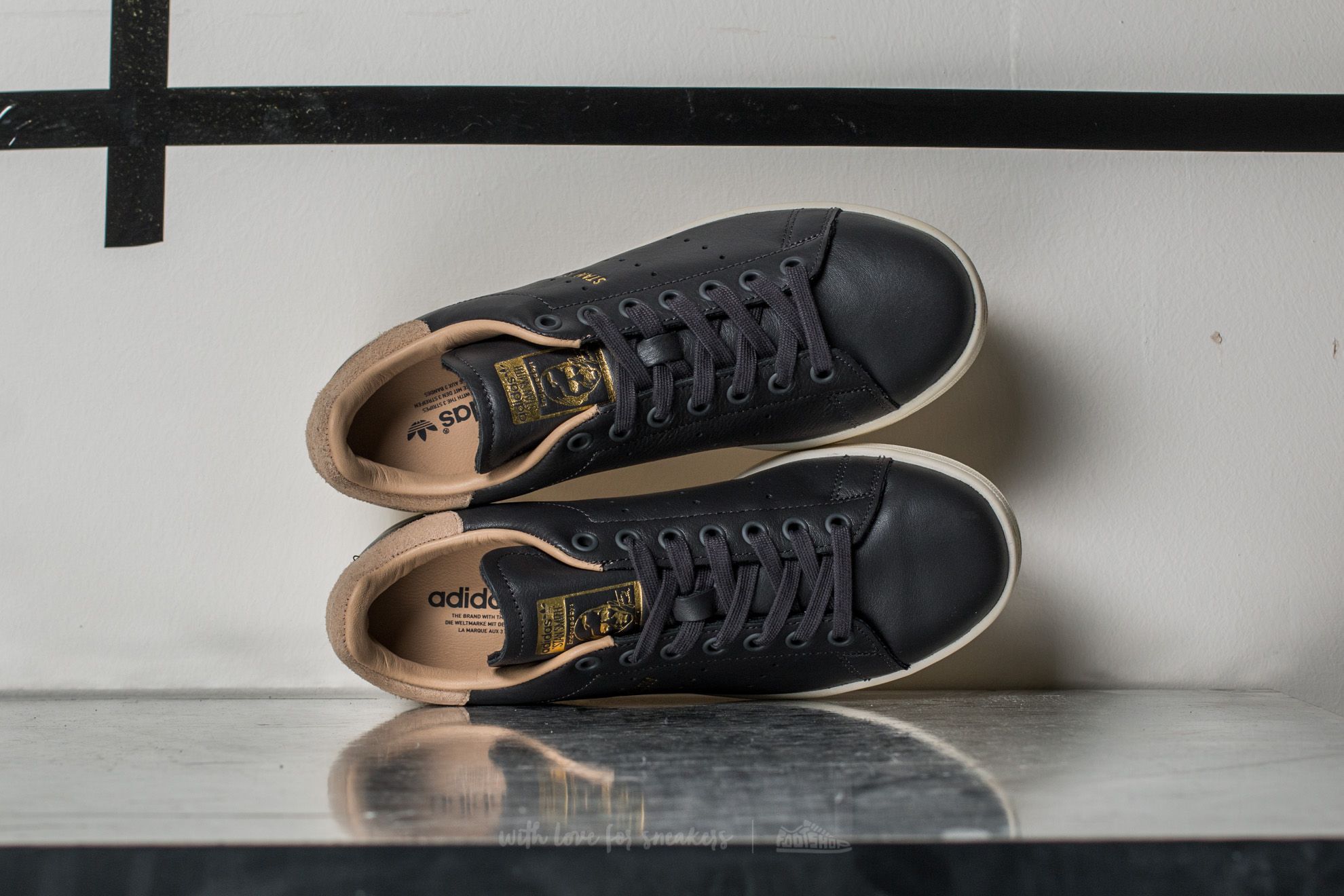 Women s shoes adidas Stan Smith W Utility Black Utility Black St Pale Nude Footshop