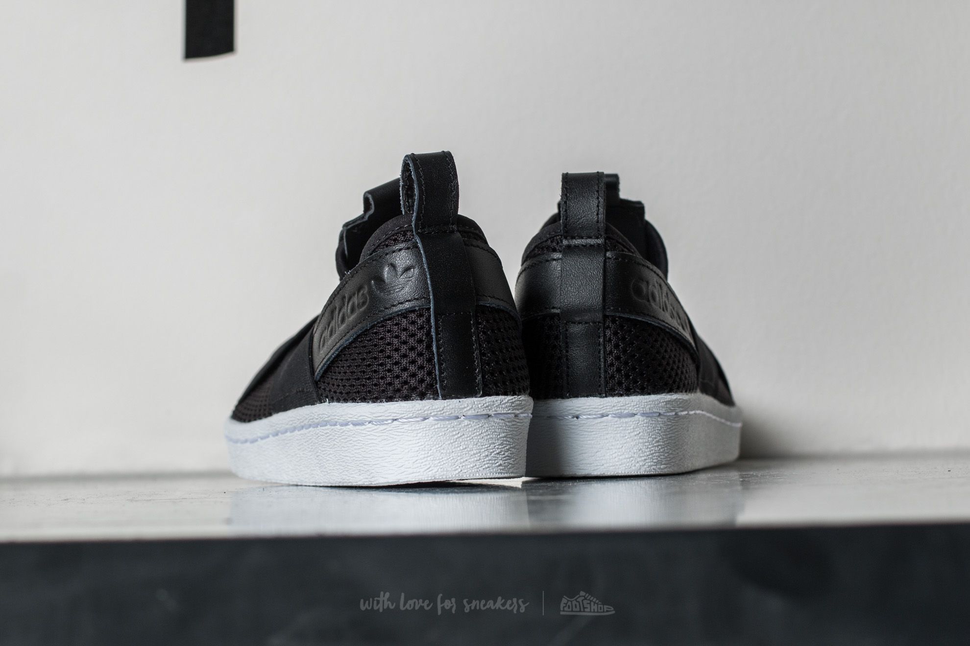 Tenis adidas superstar slip on masculino top