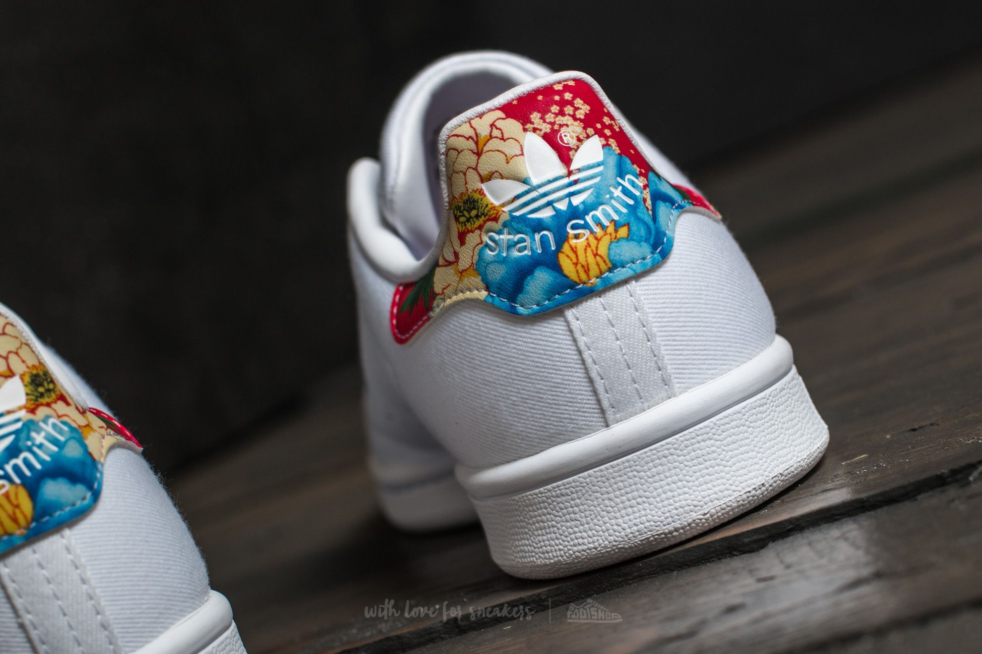 Women's shoes adidas Stan Smith W Ftw White/ Ftw White/ Power Red