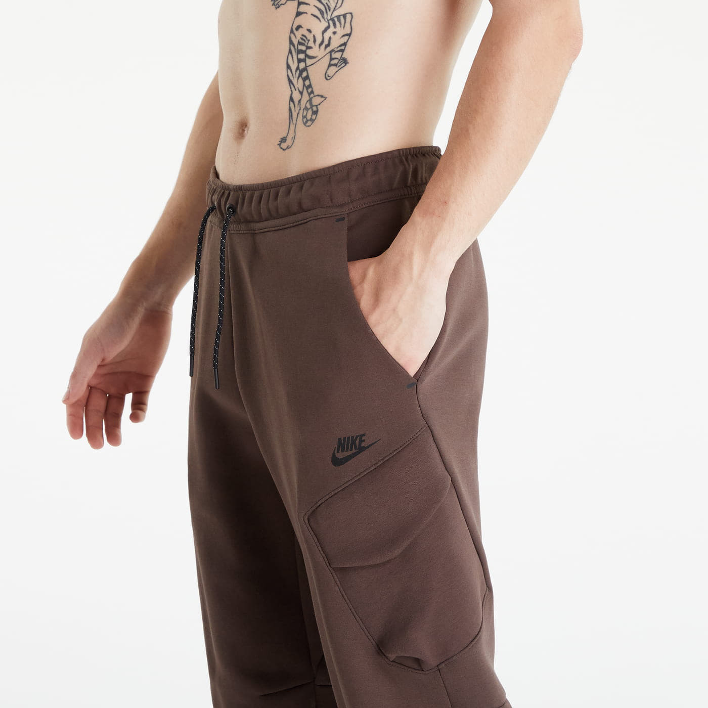 Nike utility joggers top