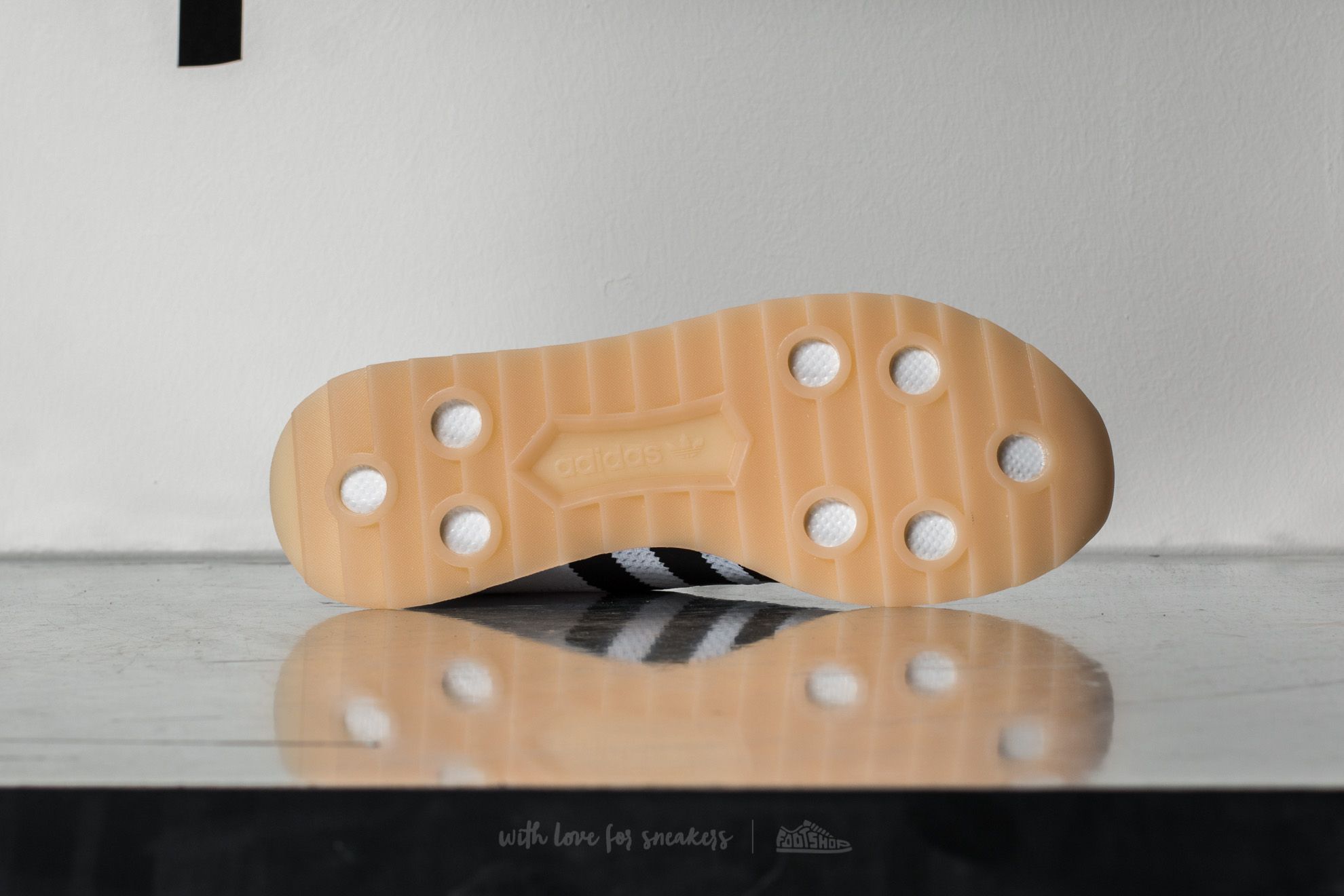 Sapatos de mulher adidas Flashback W Ftw White/ Core Black/ Ftw White