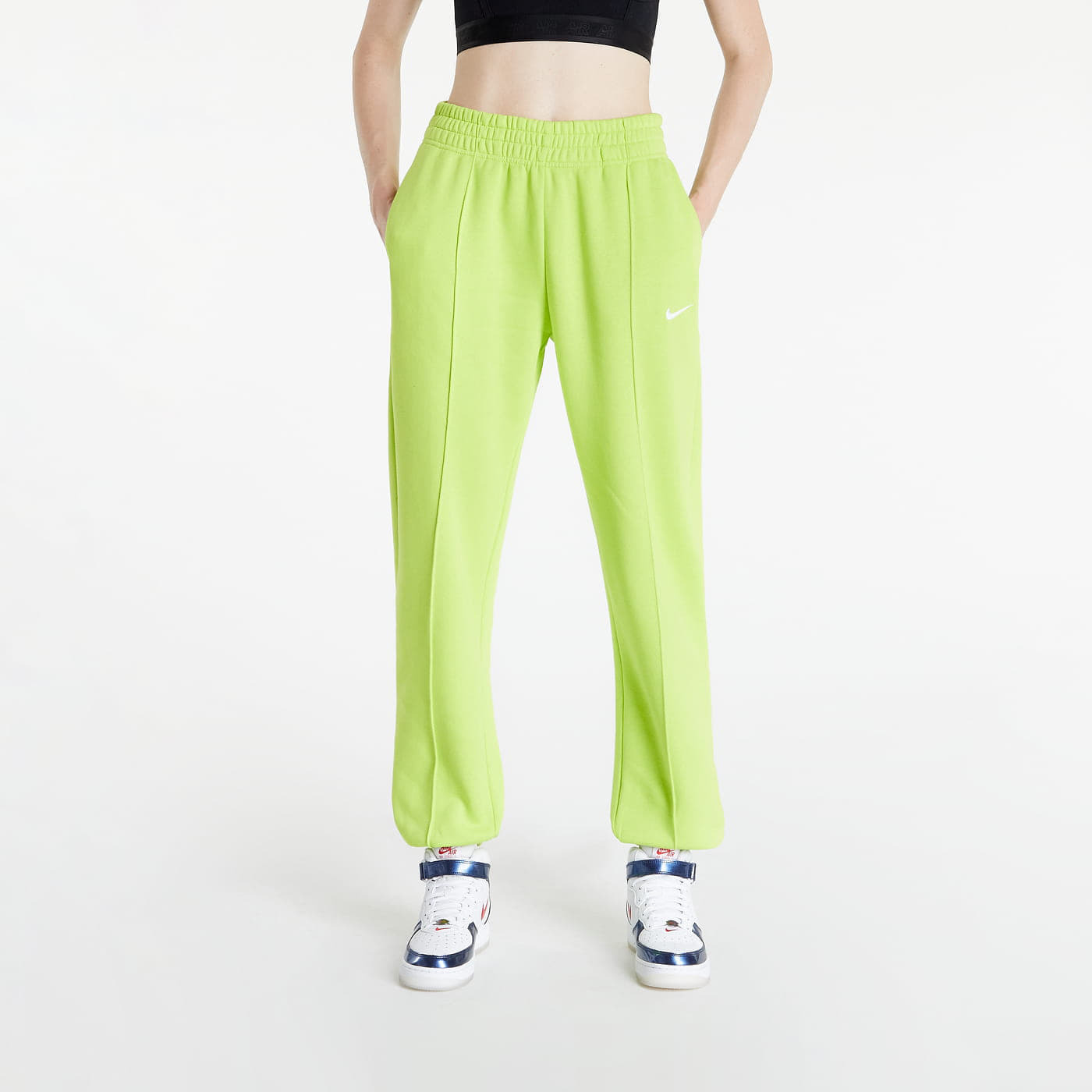 Nike - sportswear pants green