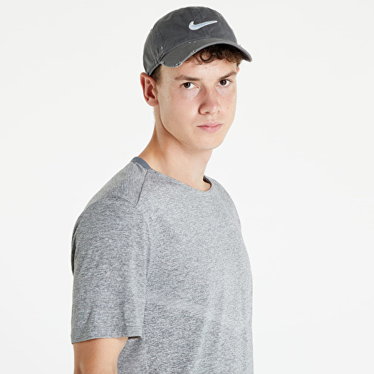 T shirts Nike Dri FIT Rise 365 T Shirt Grey Footshop