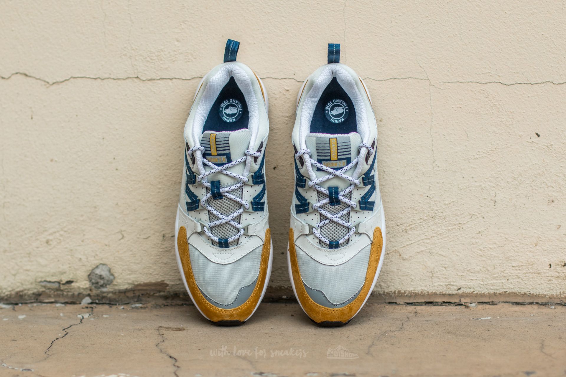 Încălțăminte și sneakerși pentru bărbați Karhu Fusion 2.0 White/ Foggy Dew/ Golden Road