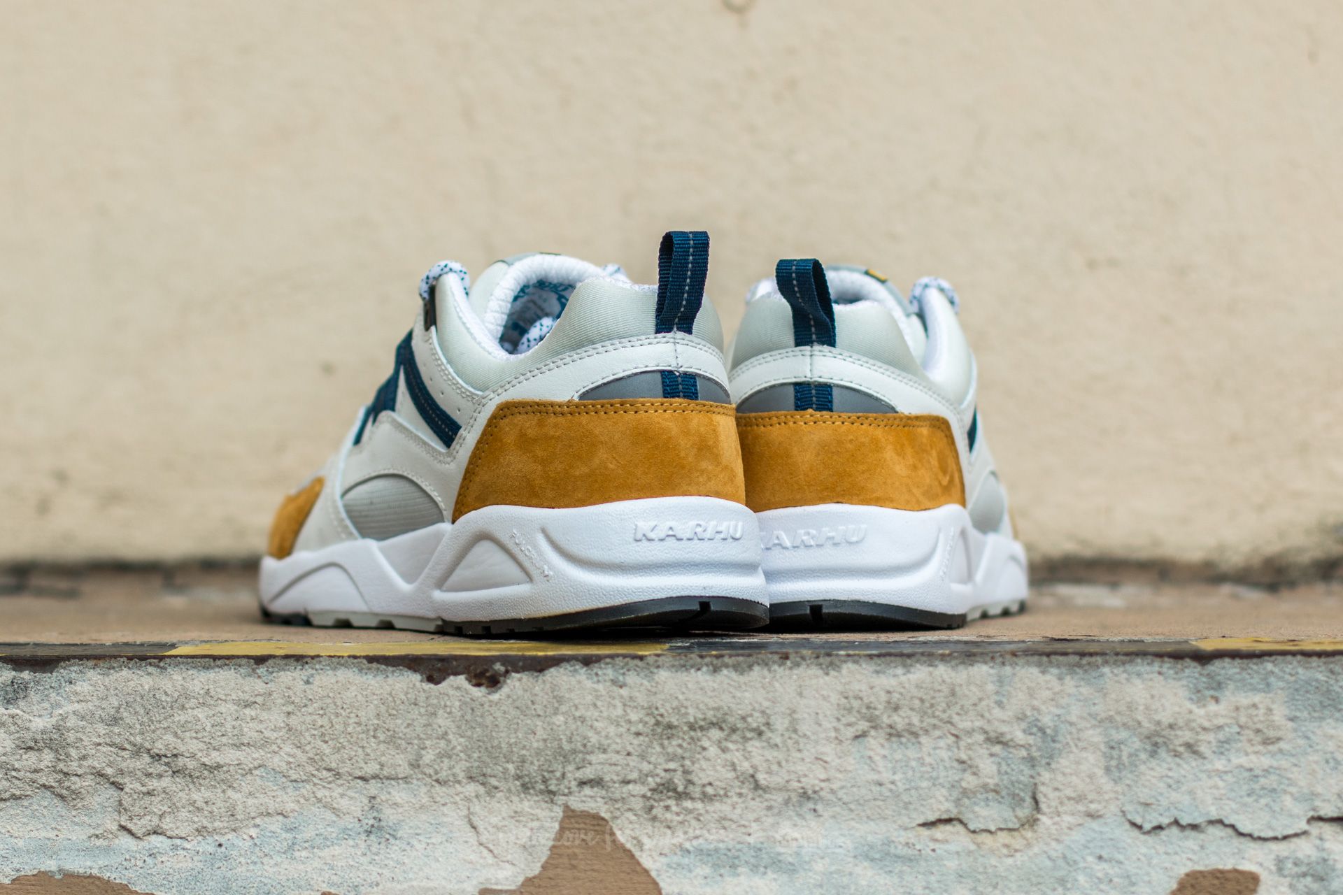 Încălțăminte și sneakerși pentru bărbați Karhu Fusion 2.0 White/ Foggy Dew/ Golden Road