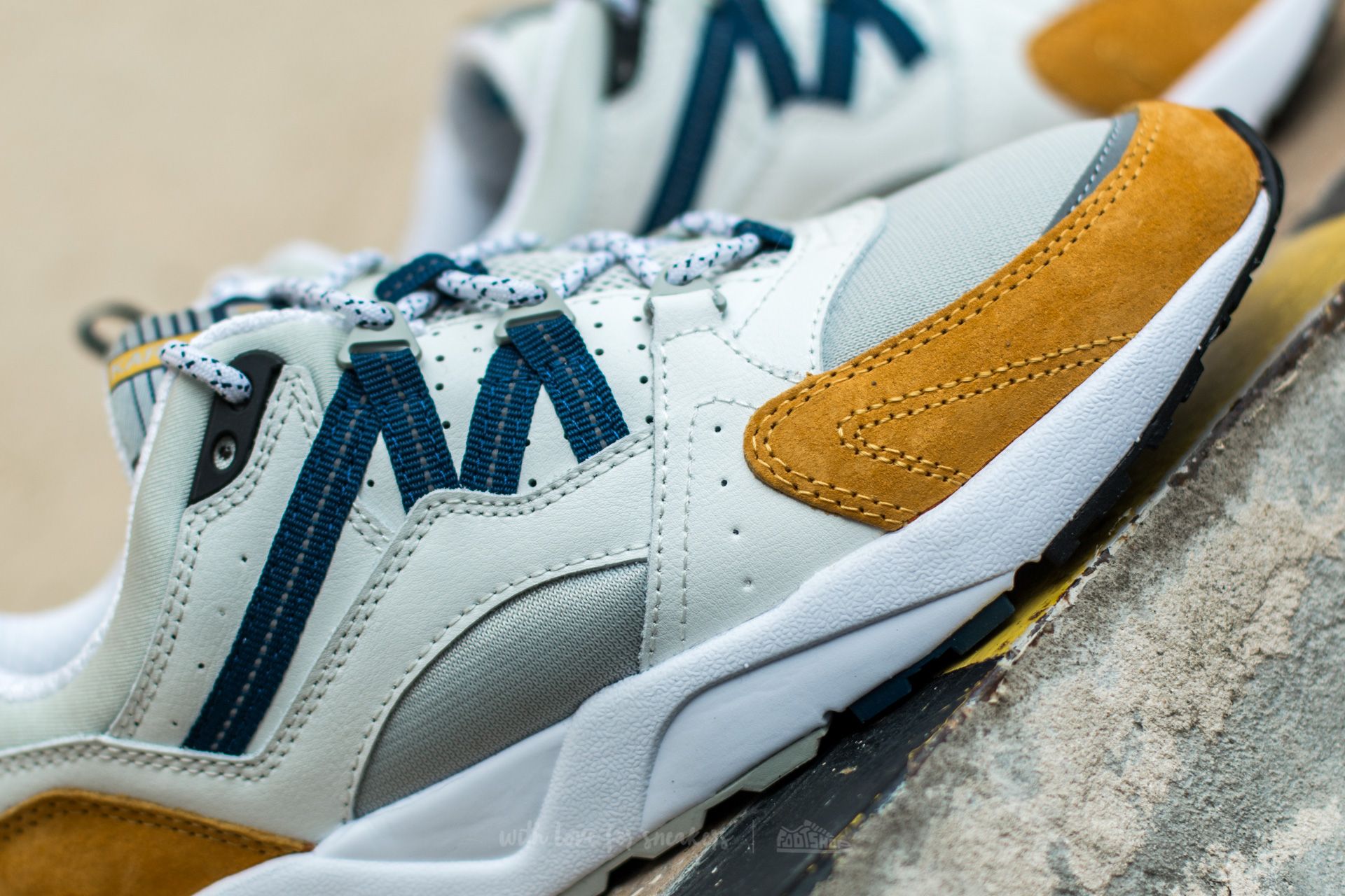 Încălțăminte și sneakerși pentru bărbați Karhu Fusion 2.0 White/ Foggy Dew/ Golden Road