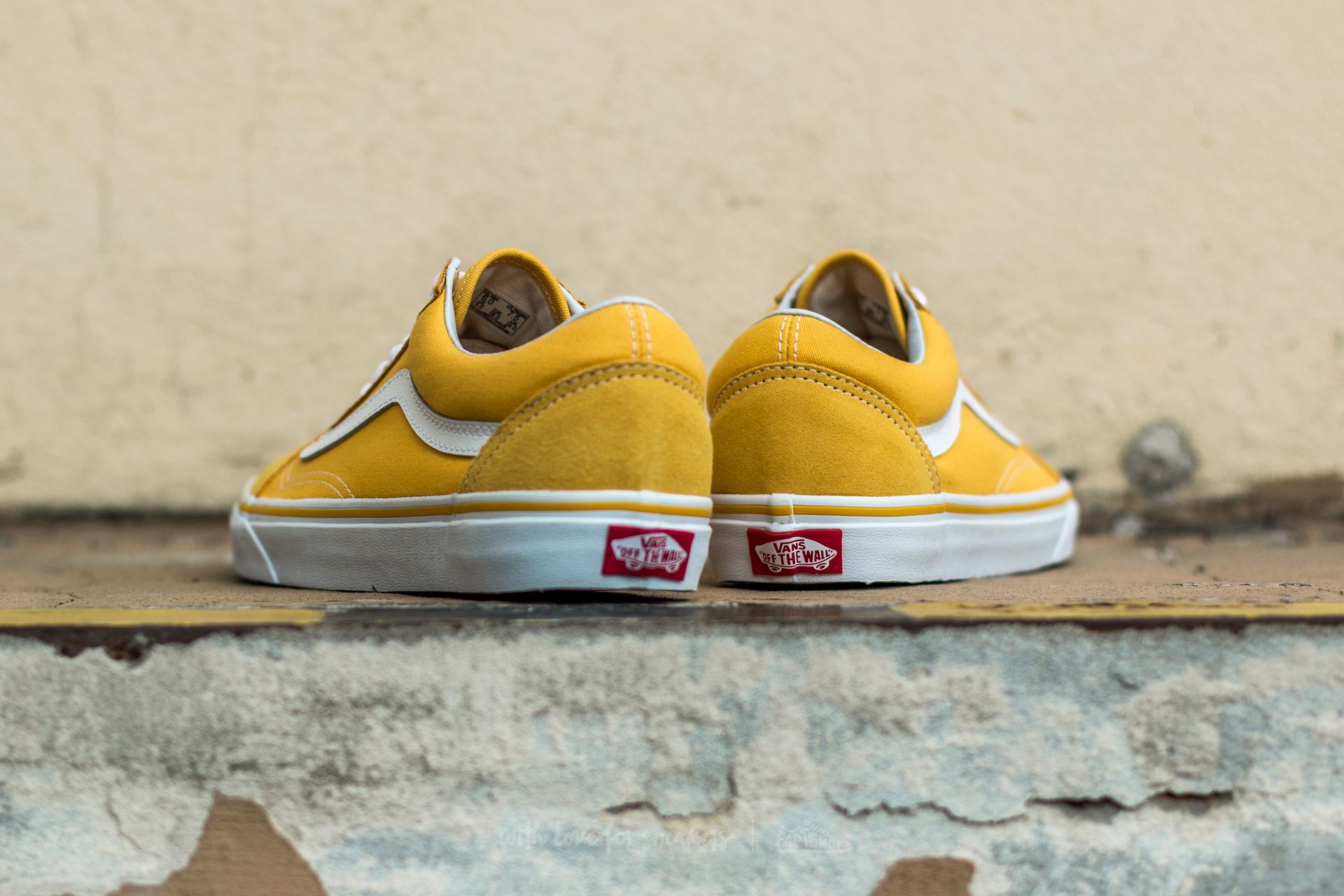 Yellow vans old skool on sale