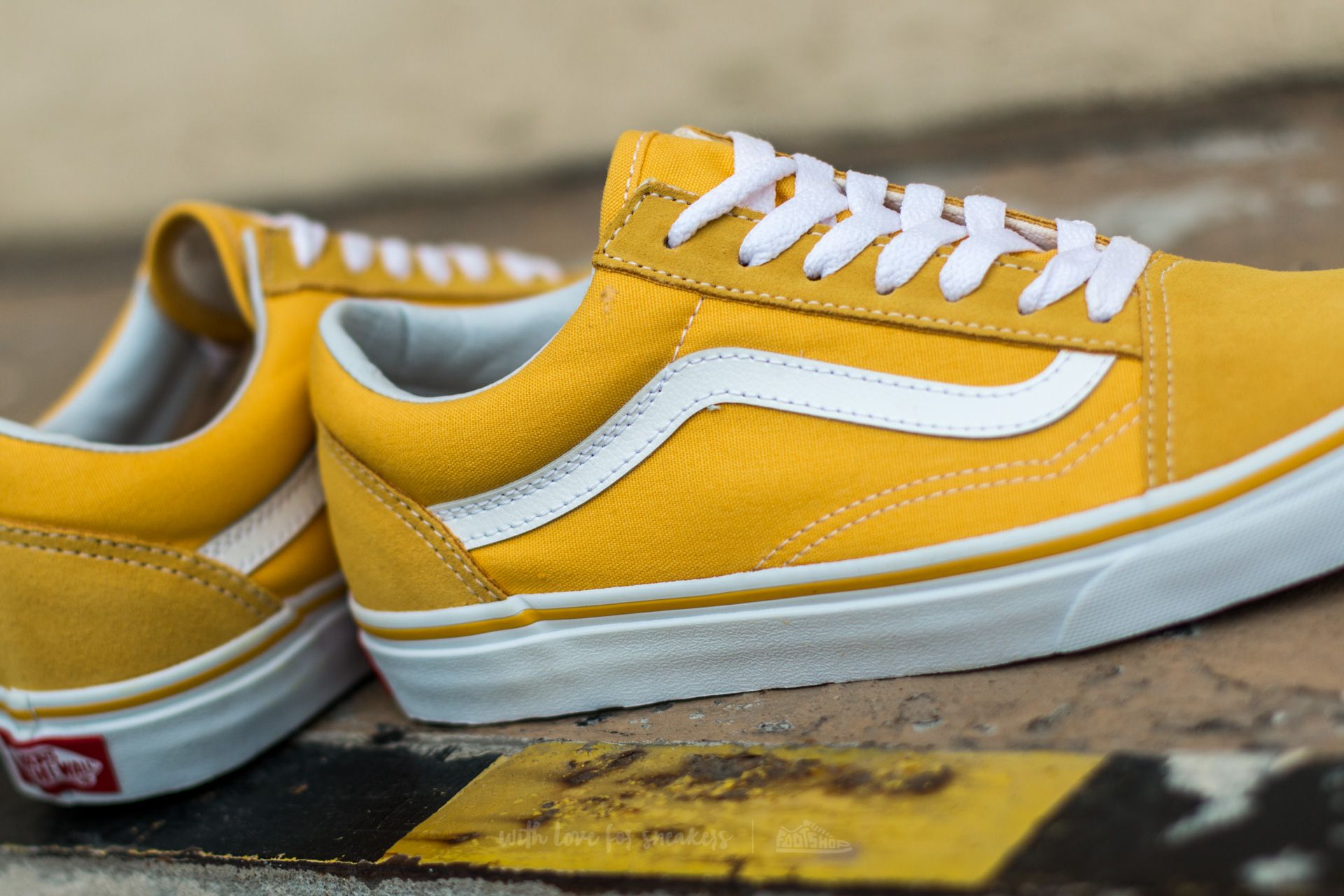 Women s shoes Vans Old Skool Seude Canvas Spectra Yellow True White Footshop