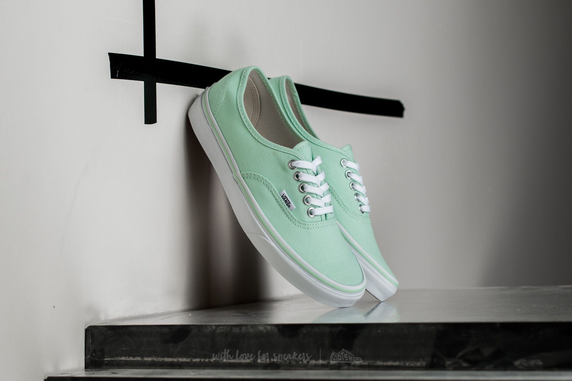 Moški čevlji Vans Authentic Bay/ True White