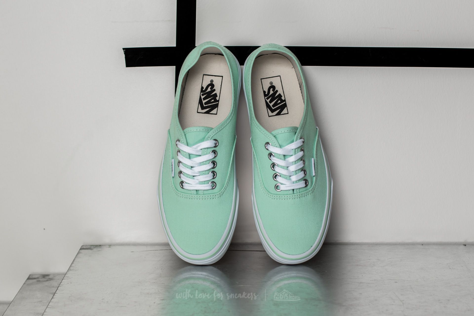Moški čevlji Vans Authentic Bay/ True White