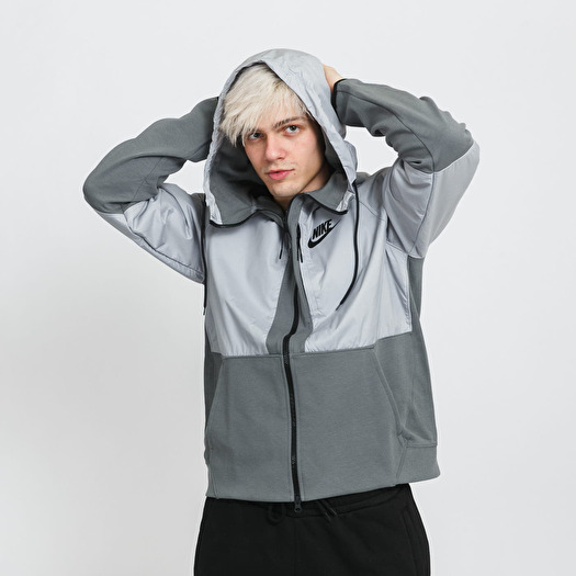 Nike winter hoodie deals