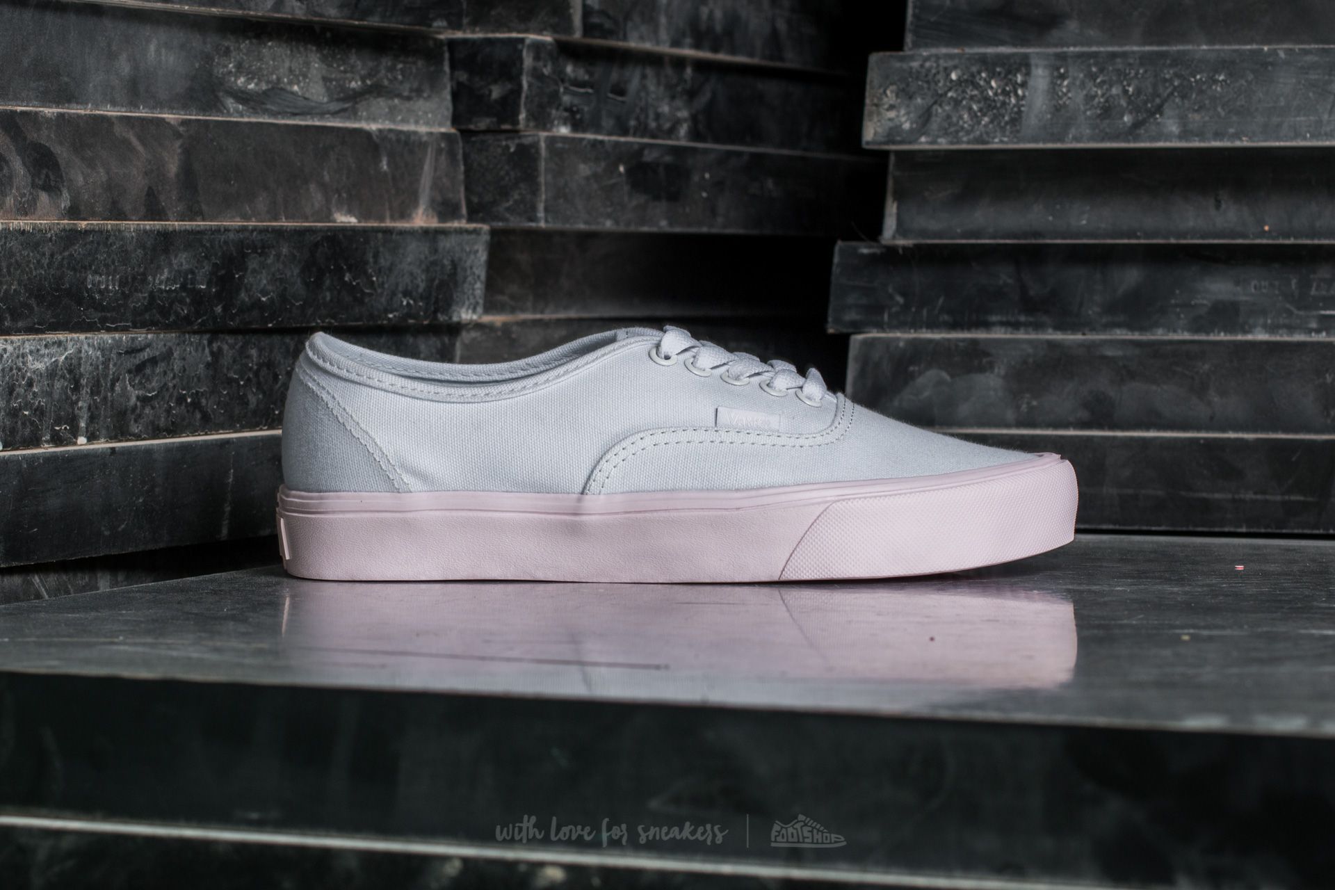 Vans old on sale skool lite microchip
