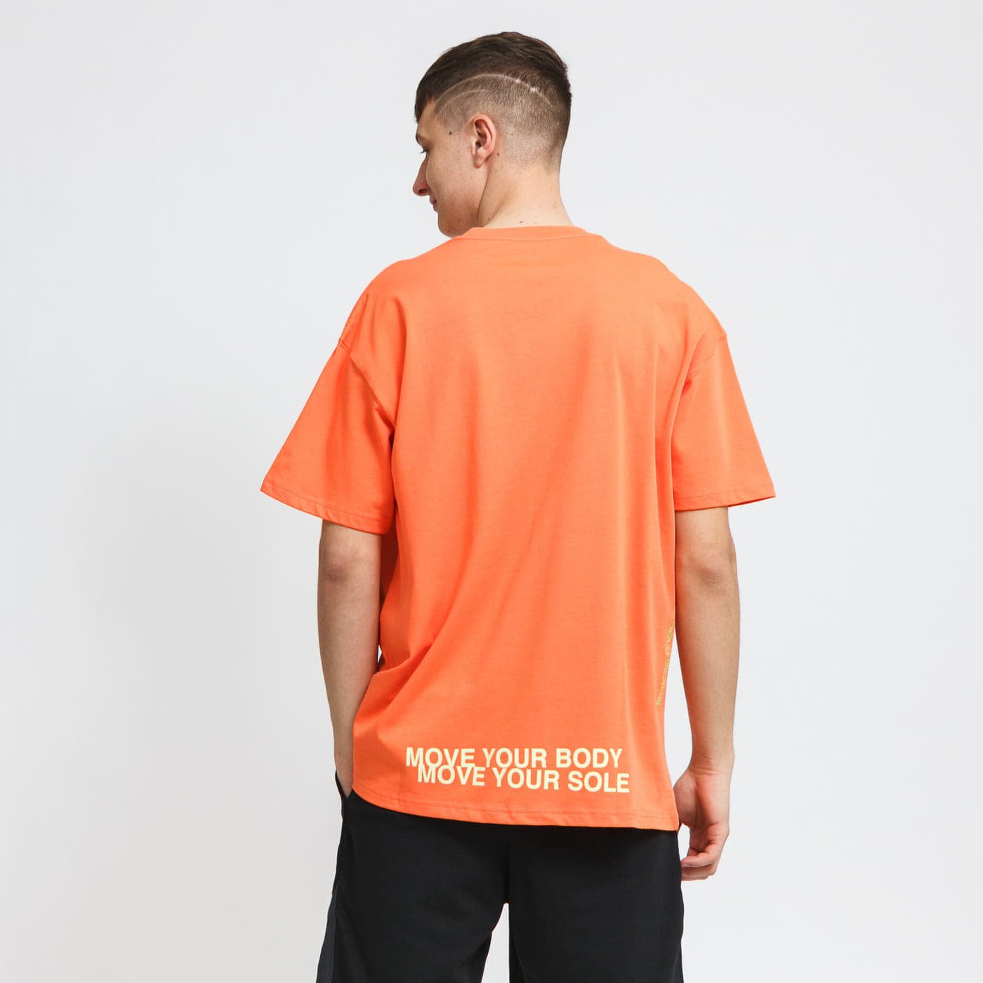 T-paidat Nike Sportswear World Tour Orange