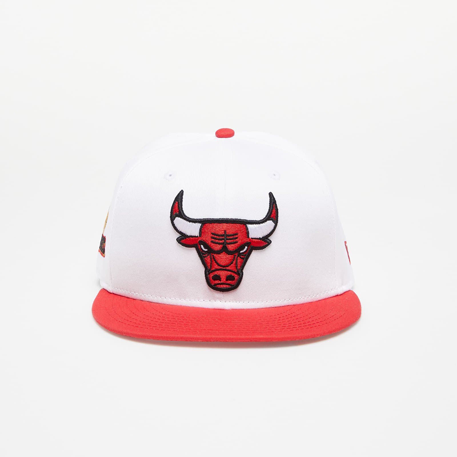 Levně New Era Chicago Bulls Crown Patches 9FIFTY Optic White