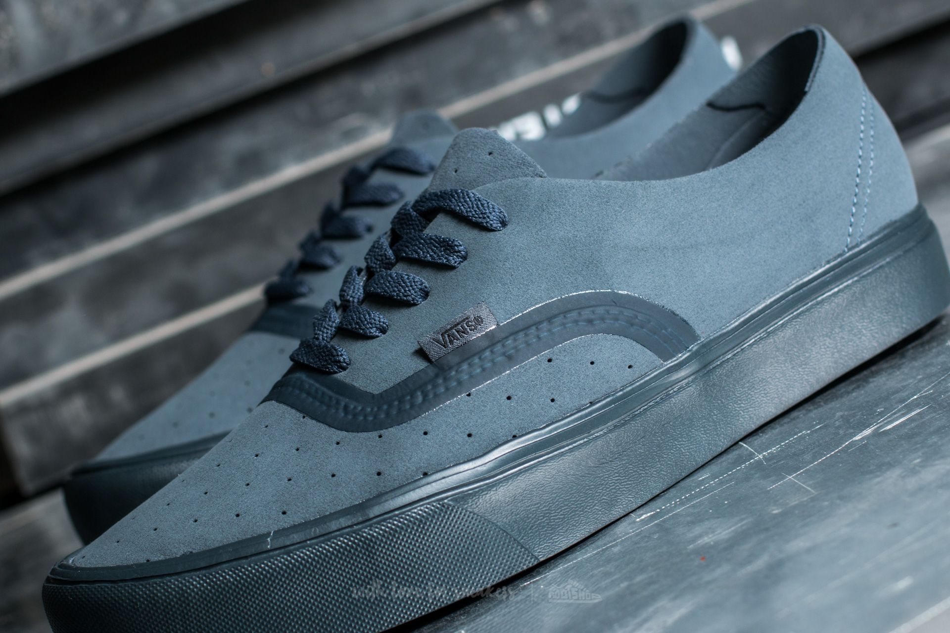Vans authentic black dark slate hot sale