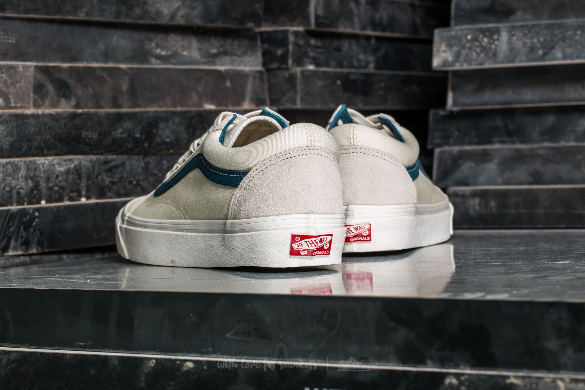 Men s shoes Vans OG Old Skool LX Suede Canvas Marshmallo Footshop