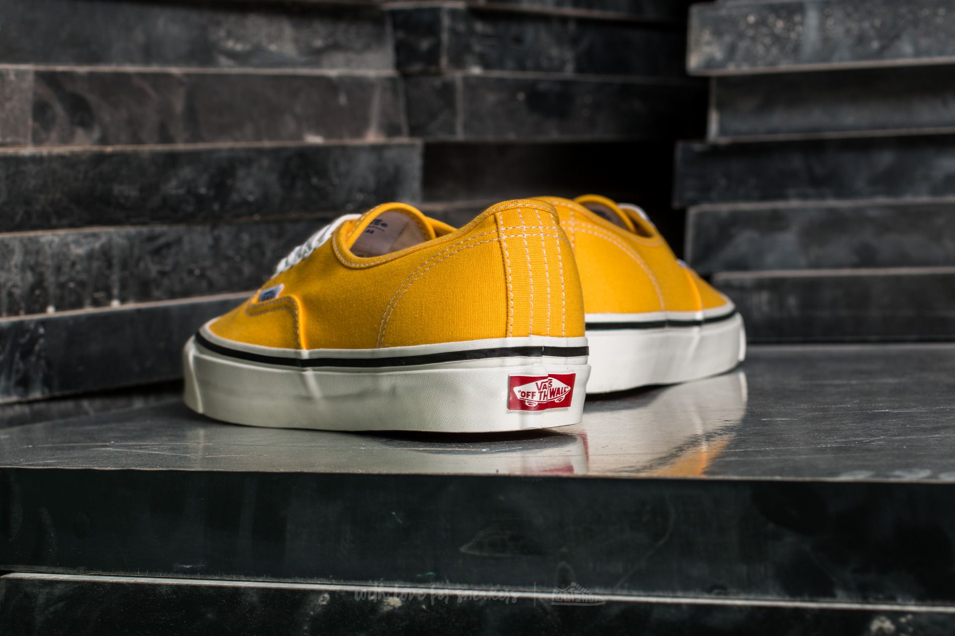 Vans anaheim outlet factory yellow