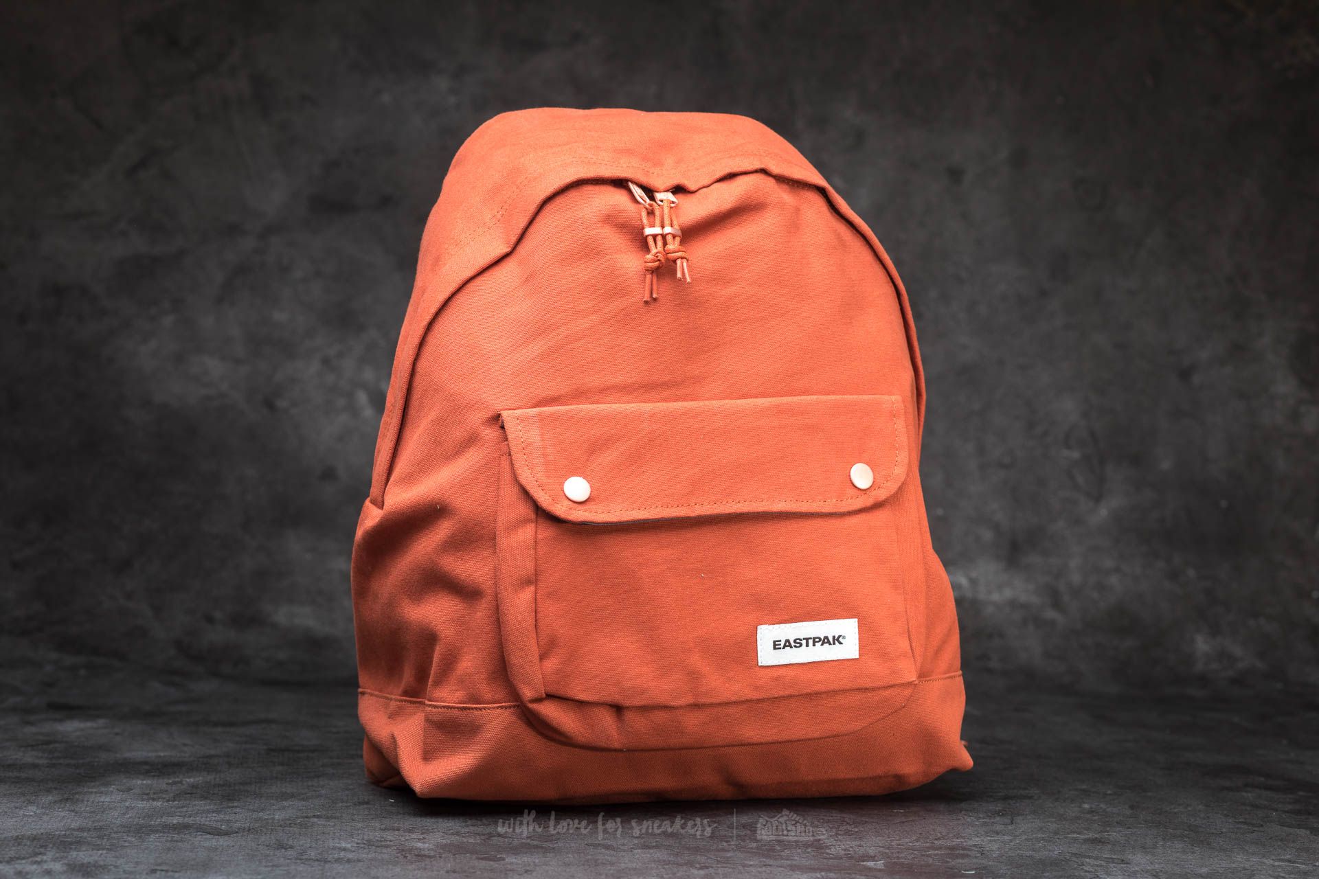 Eastpak superb store