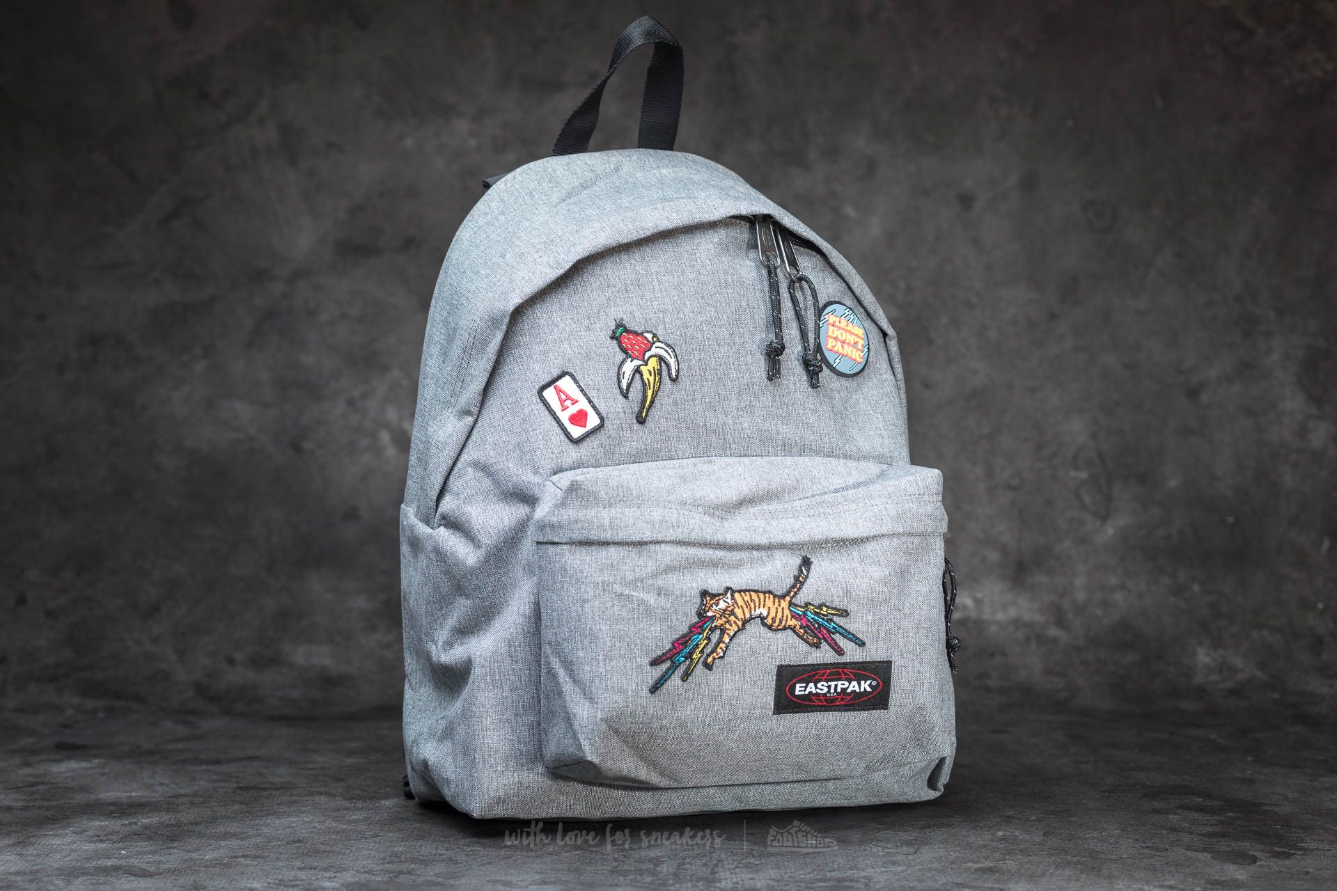 Dodatki Eastpak Padded Pak'R Grey Patched
