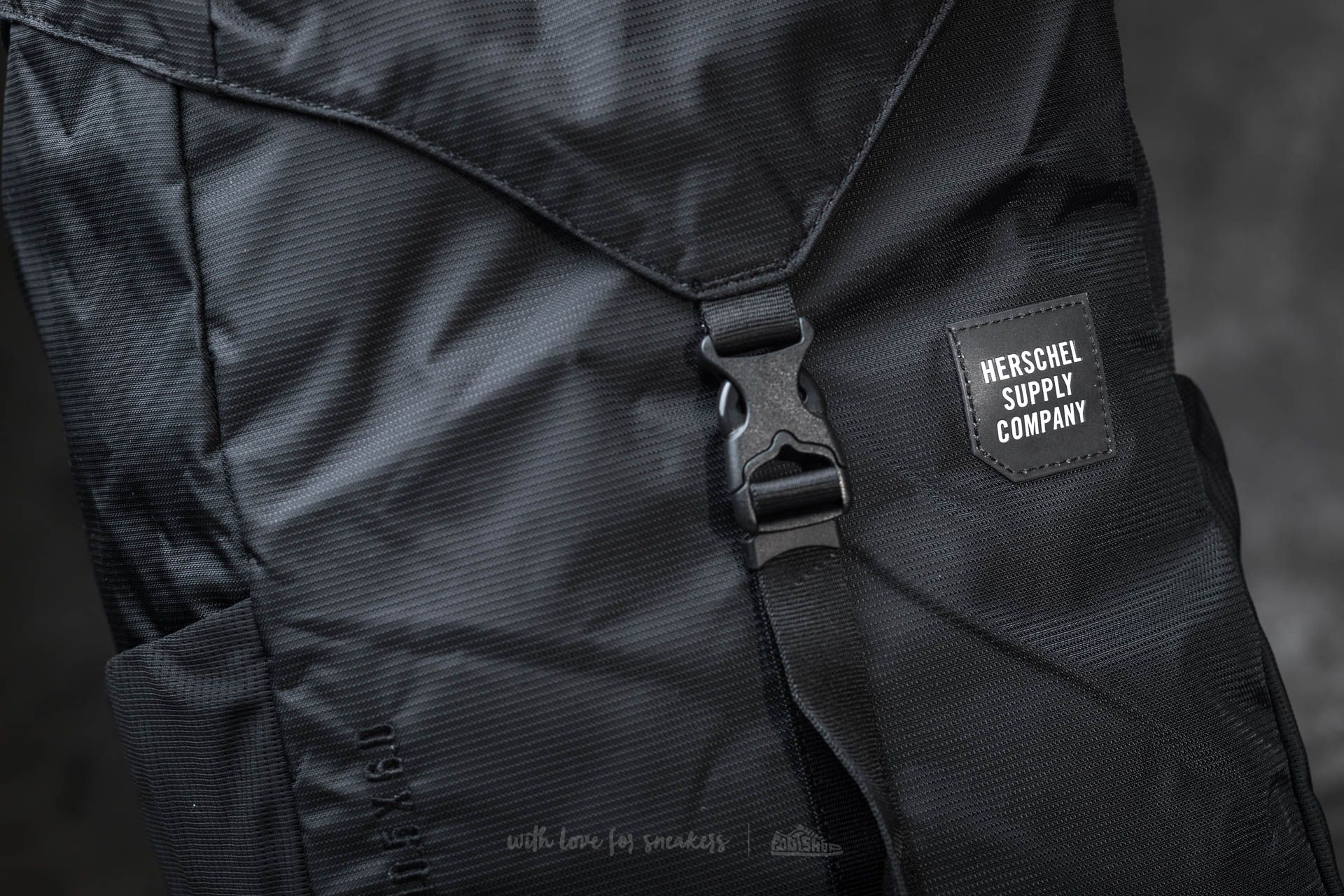 Herschel barlow backpack hotsell medium