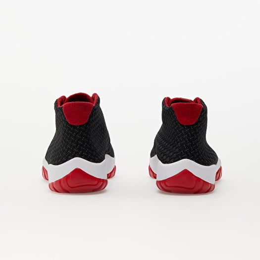 Jordan futur noir et rouge 2025