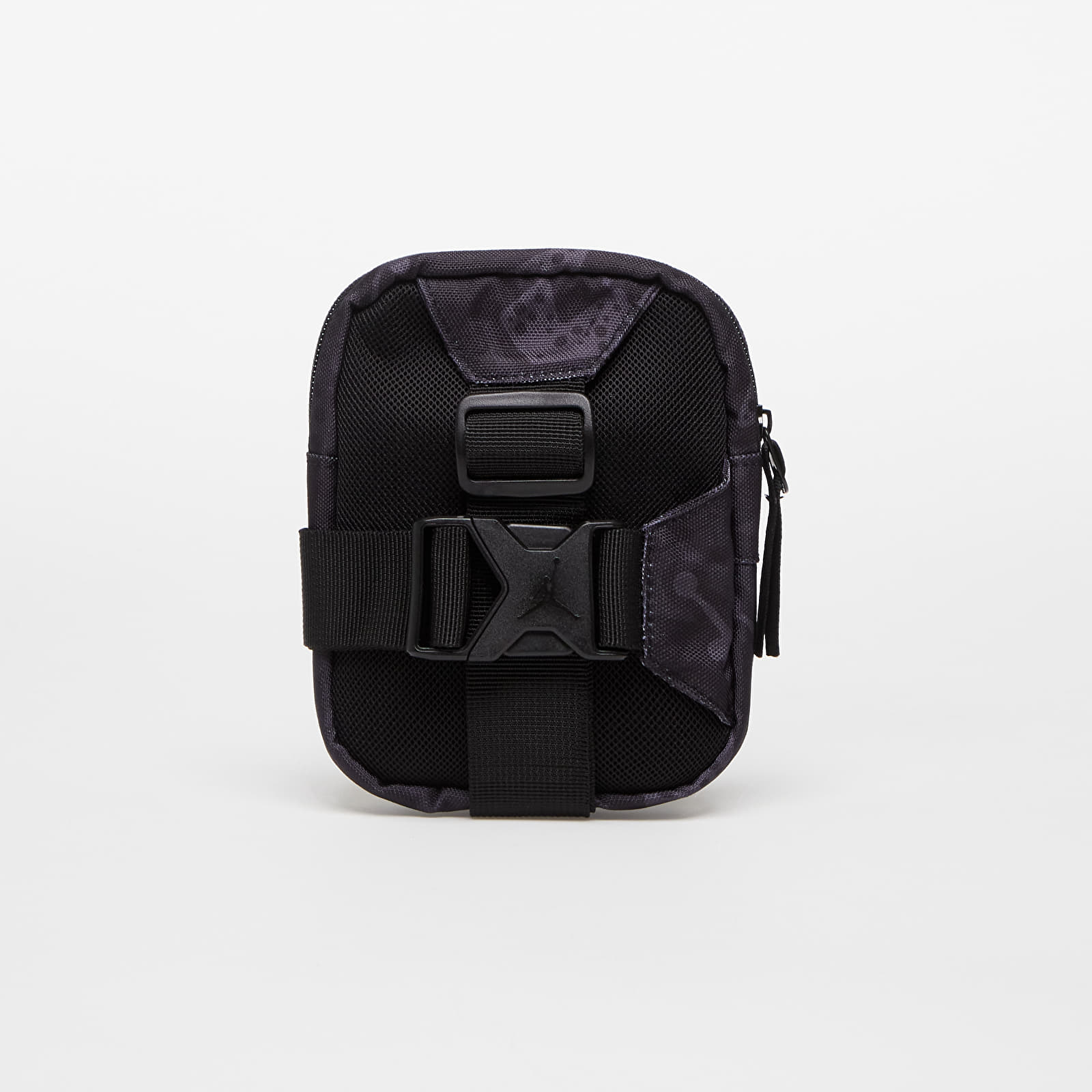Crossbody táskák Jordan Airborne Hip Bag Black/ Infrared