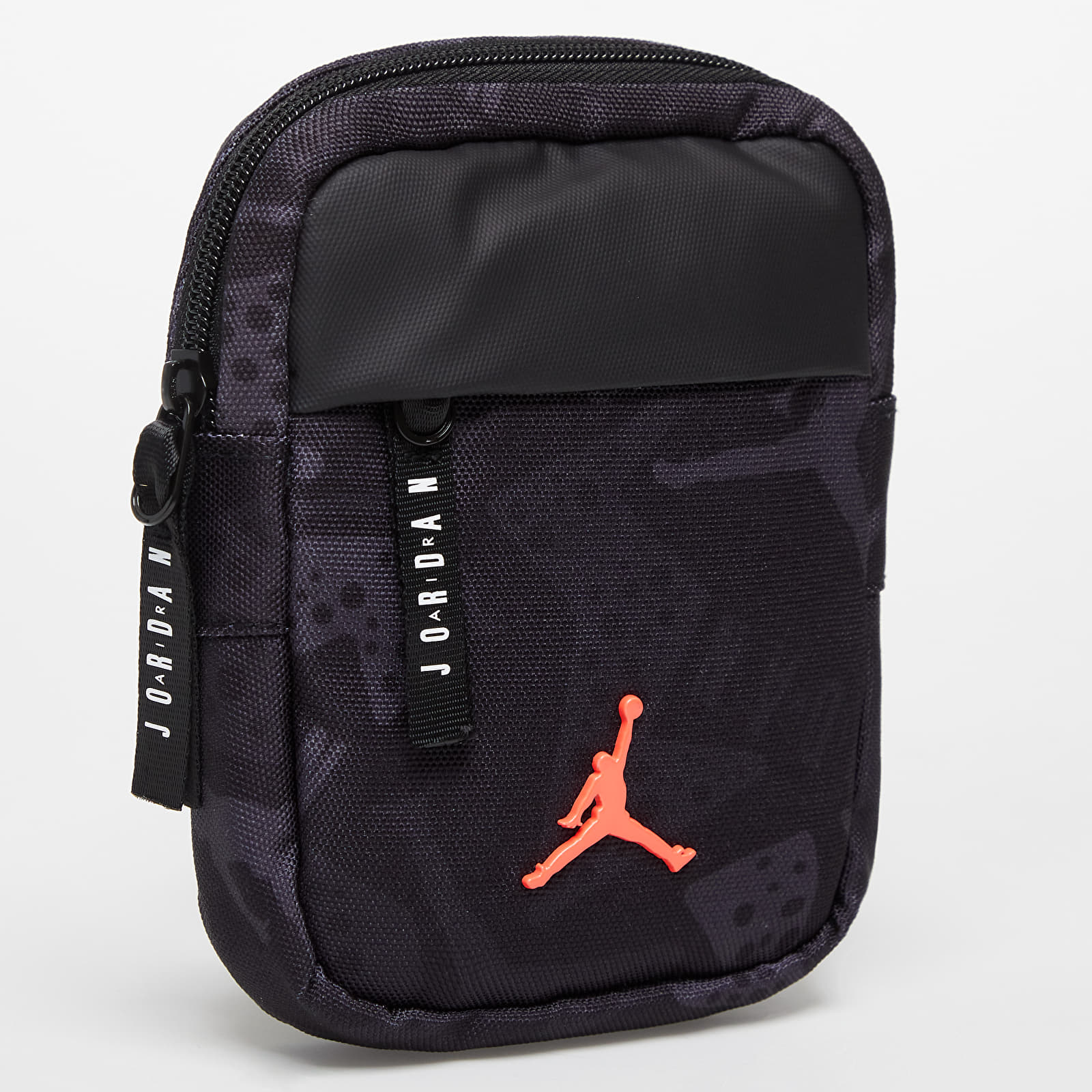 Crossbody táskák Jordan Airborne Hip Bag Black/ Infrared