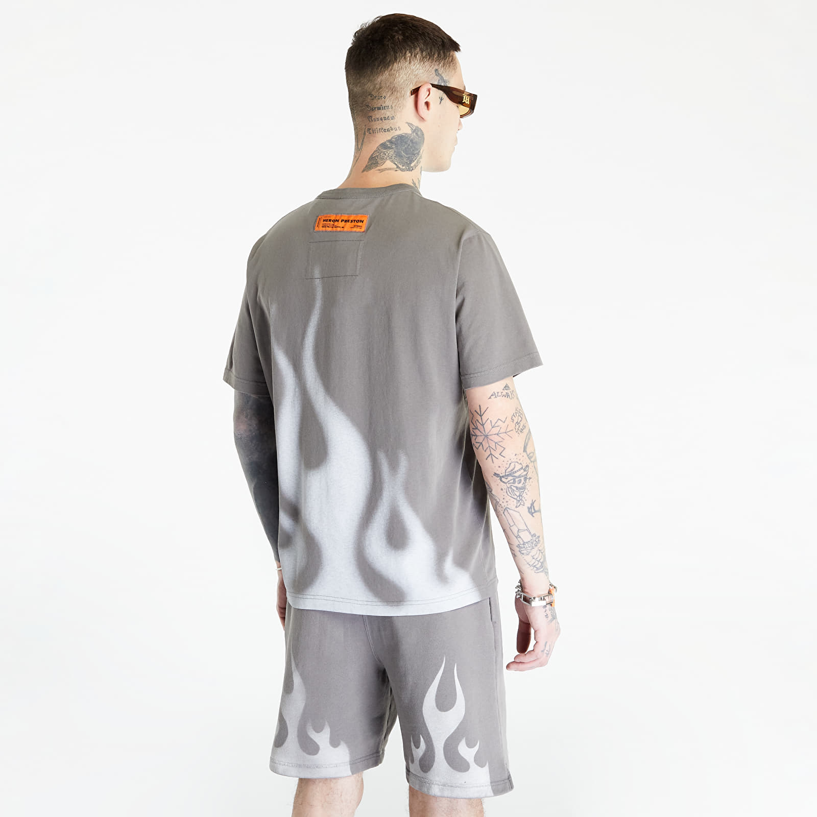 T-shirts Heron Preston Heron Law Flames Short Sleeve Tee Grey/ White