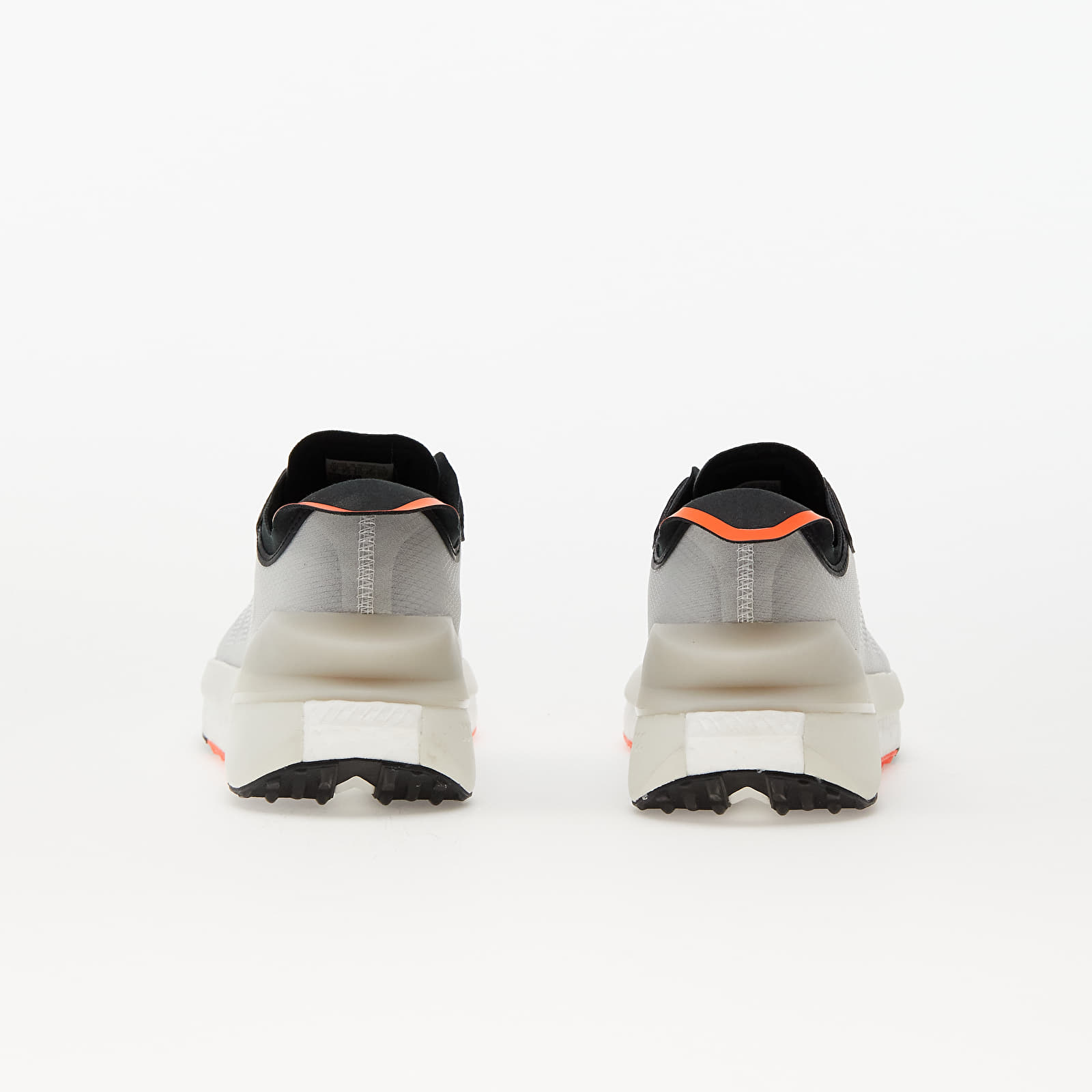 Meeste kingad adidas Avryn Core Black/ Core Black/ Solid Red