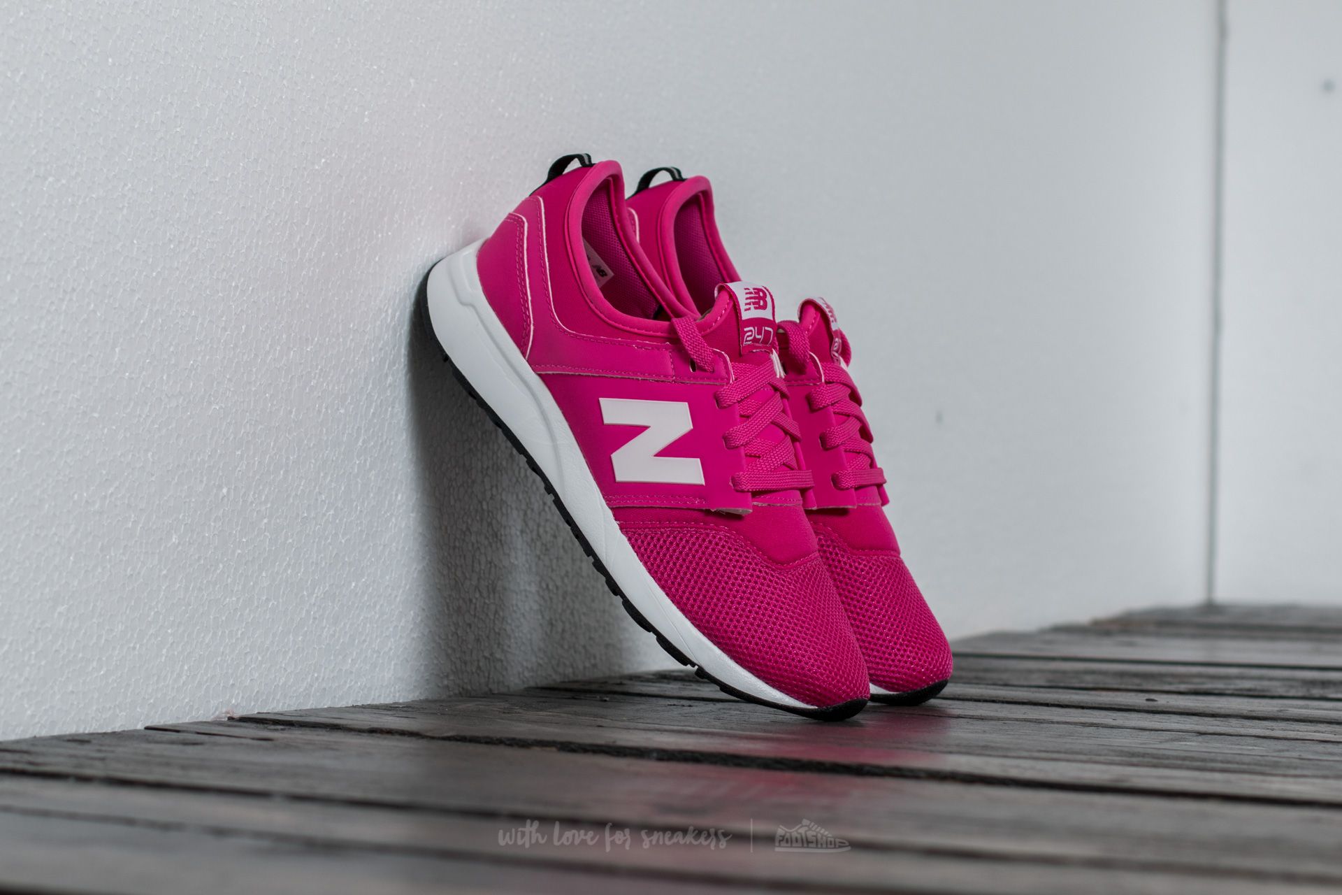 Chaussures et baskets femme New Balance 247 Pink/ White