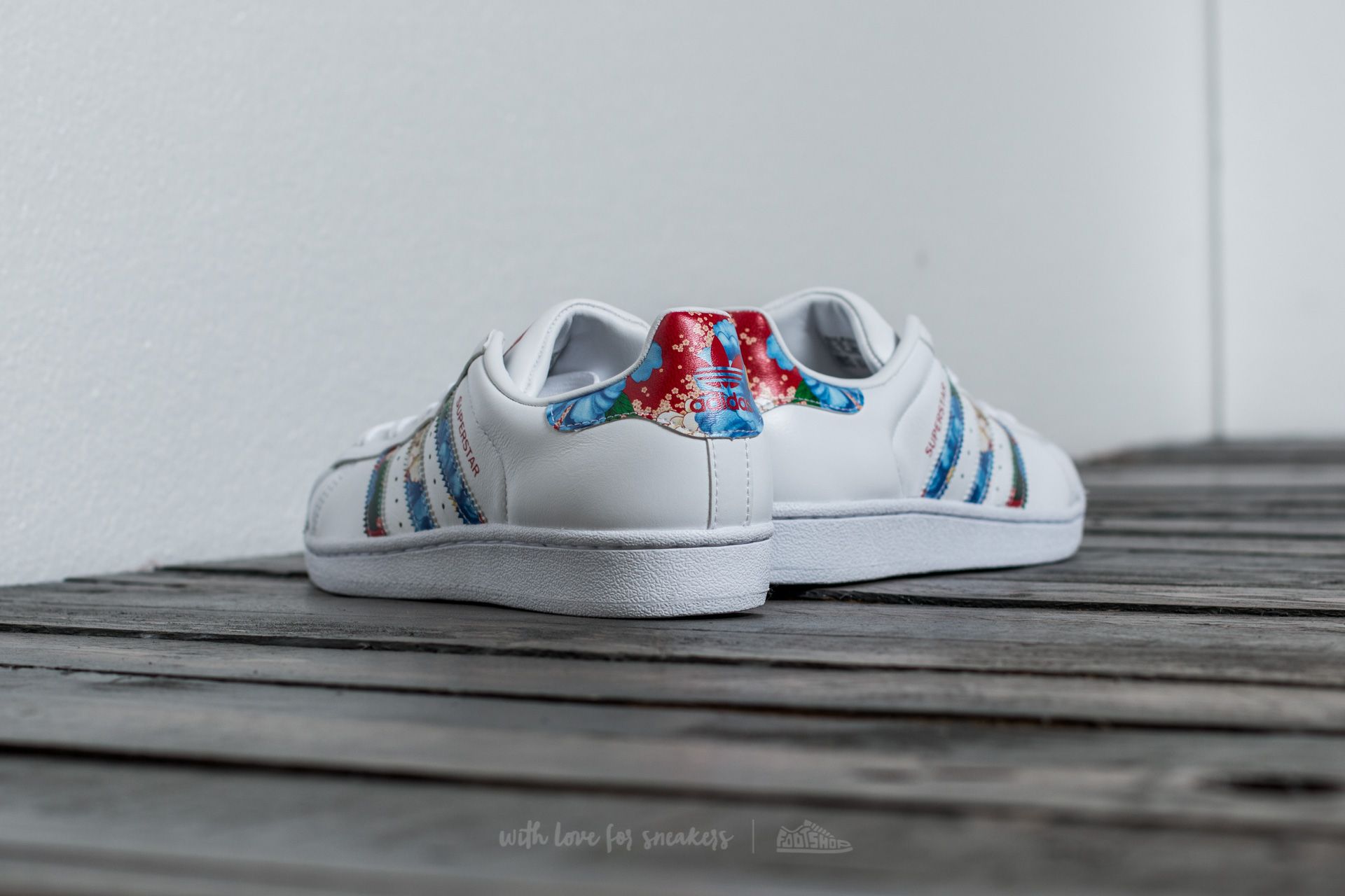 Sapatos de mulher adidas Superstar W Ftw White/ Ftw White/ Power Red