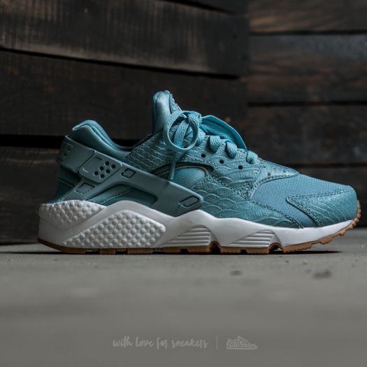 W air huarache run se on sale
