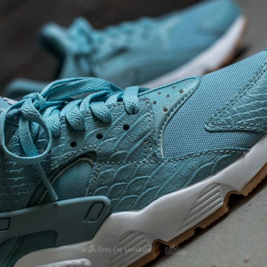 Women s shoes Nike W Air Huarache Run Se Mica Blue Mica Blue Gum Yellow Footshop