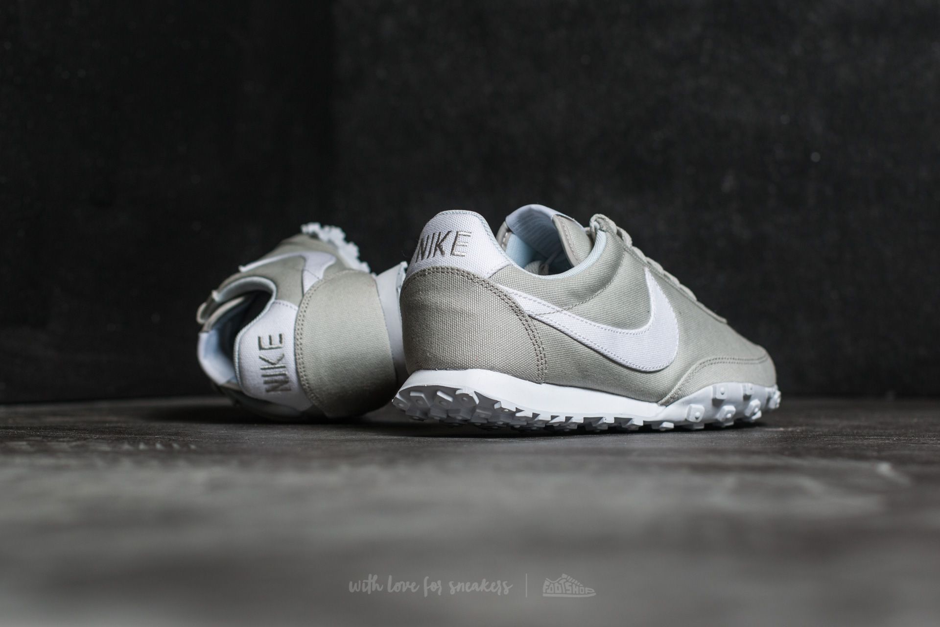 Мъжки кецове и обувки Nike Waffle Racer ´17 TXT Pale Grey/ White-Pure Platinum
