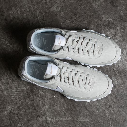 nike waffle racer 17 grey