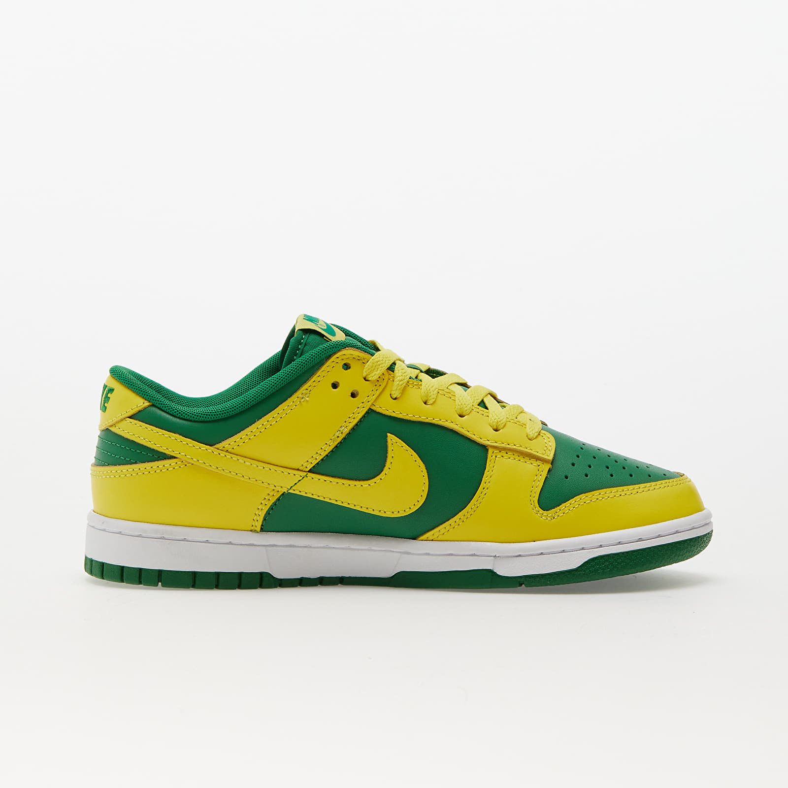 Nike dunks green yellow hot sale