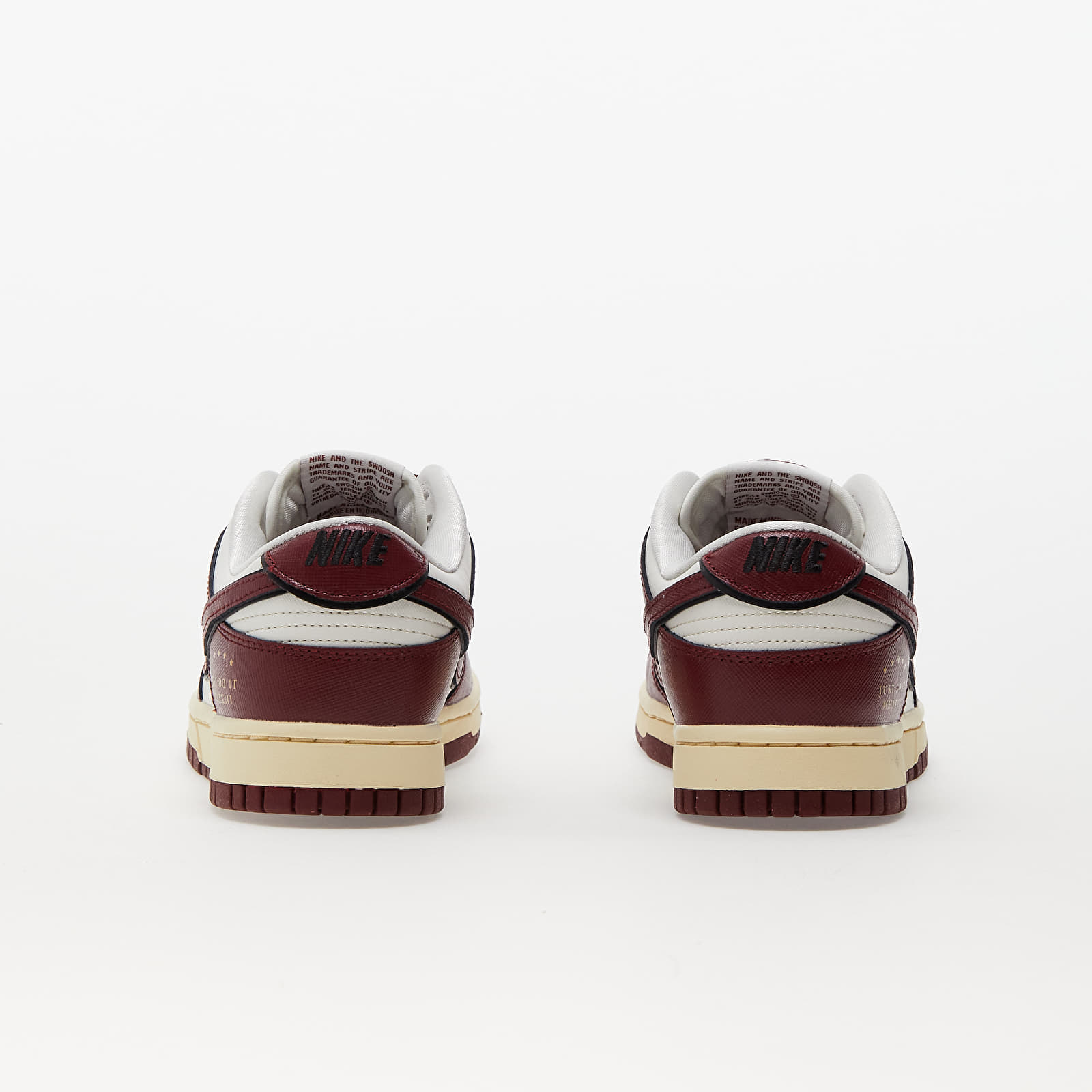 Damesschoenen Nike W Dunk Low Se Sail/ Team Red-Black-Muslin