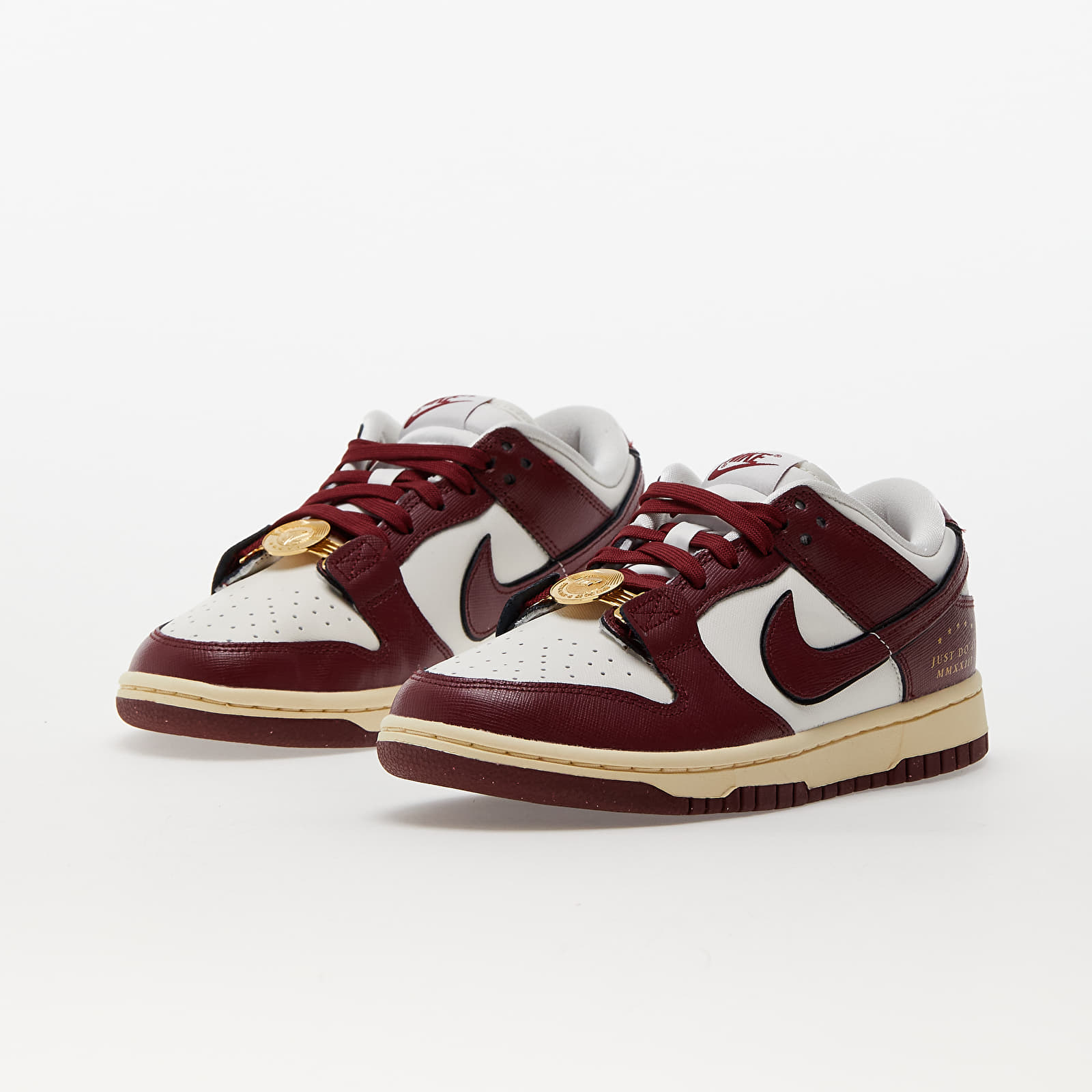 Damesschoenen Nike W Dunk Low Se Sail/ Team Red-Black-Muslin