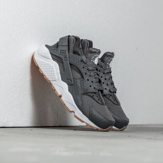Women s shoes Nike W Air Huarache Run SE Dark Grey Dark Grey Gum Yellow Footshop